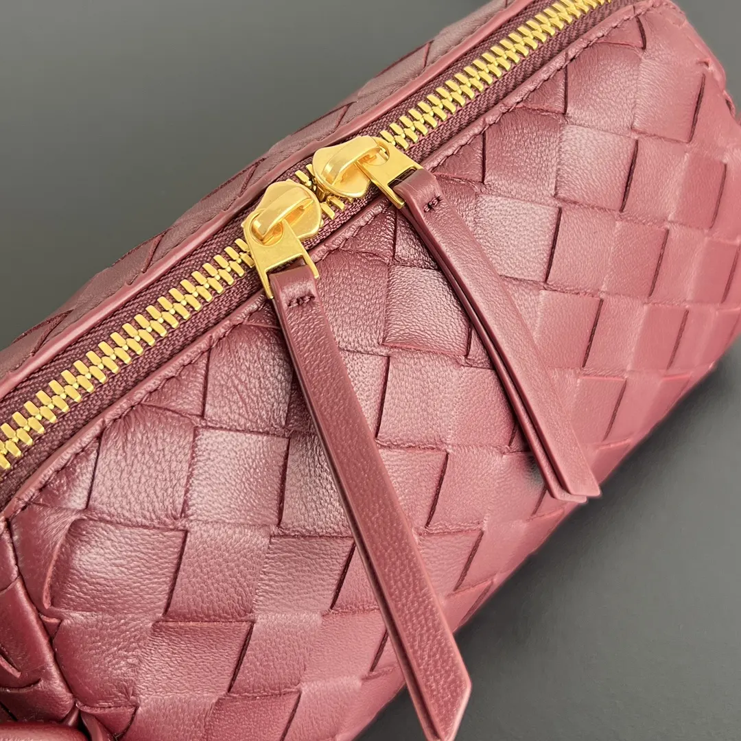 Bottega Veneta 腋下包 復古腋下背款