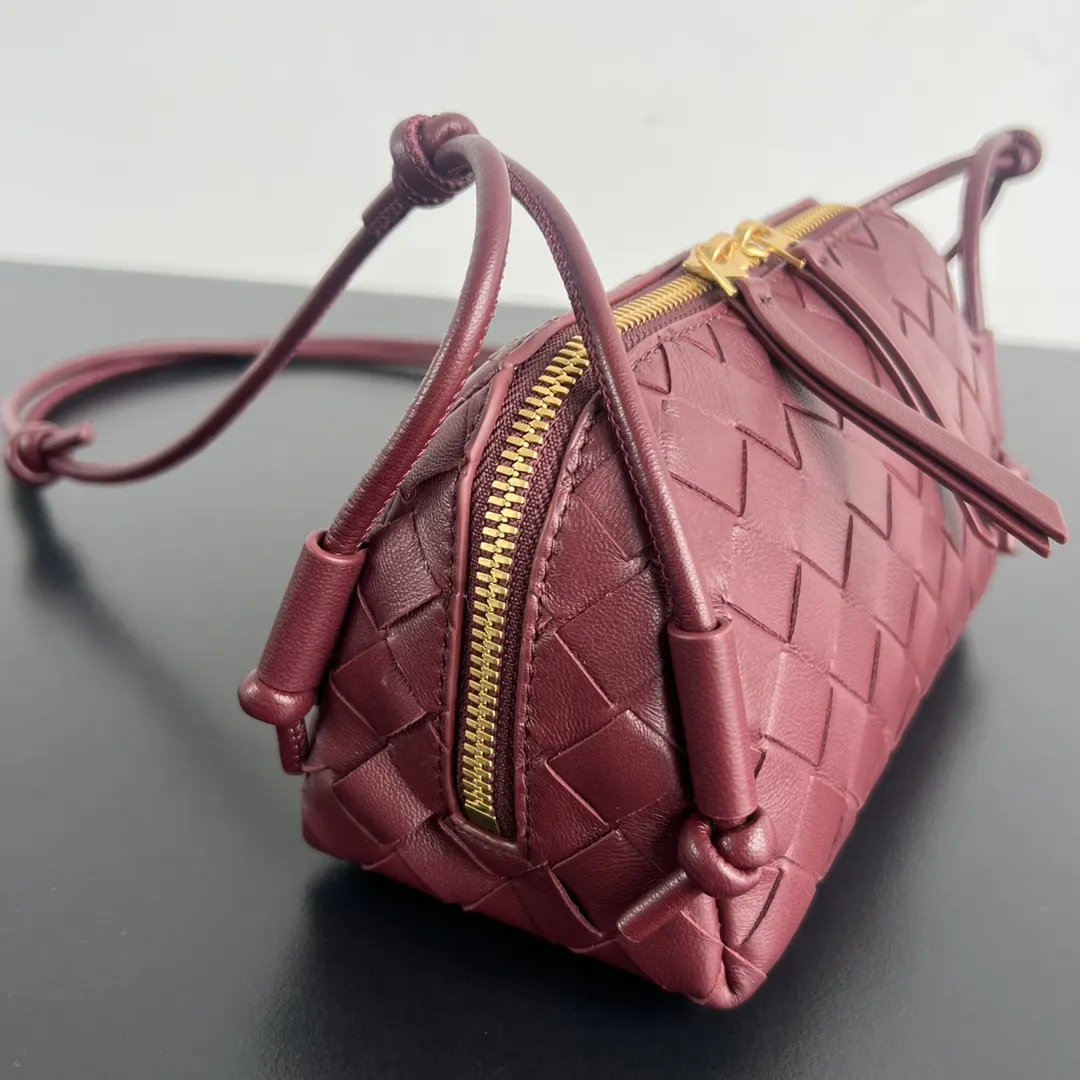 Bottega Veneta 腋下包 復古腋下背款