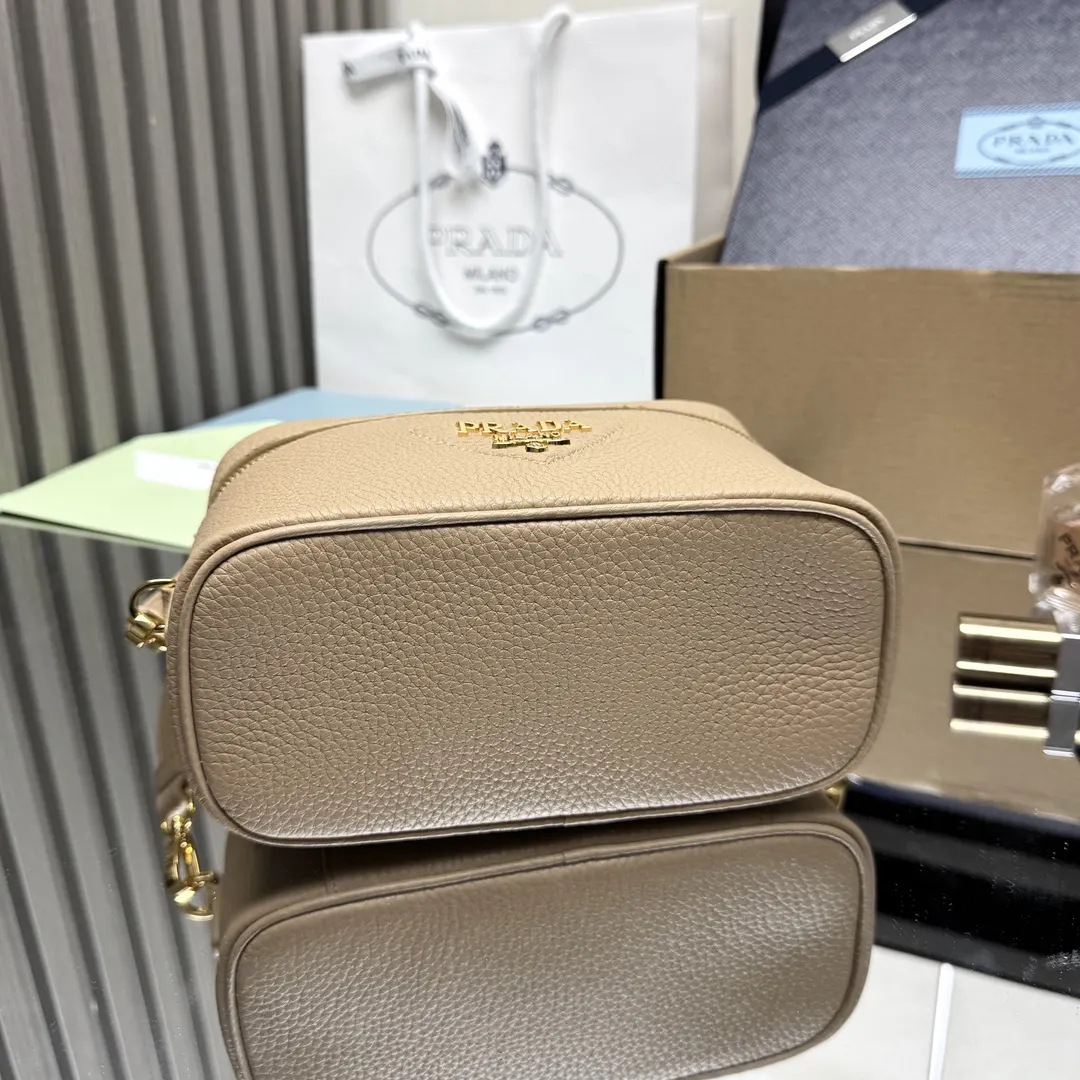 PRADA 1BH202 鹿皮 羊皮 Logo 手提包 日常通勤款