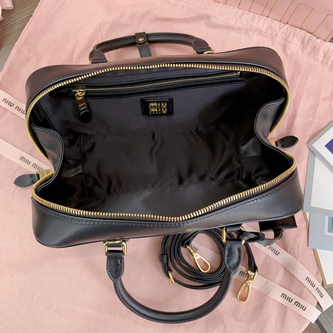 Crossbody Bag Lightweight Image 9 Crossbody Bag Lightweight Image 9