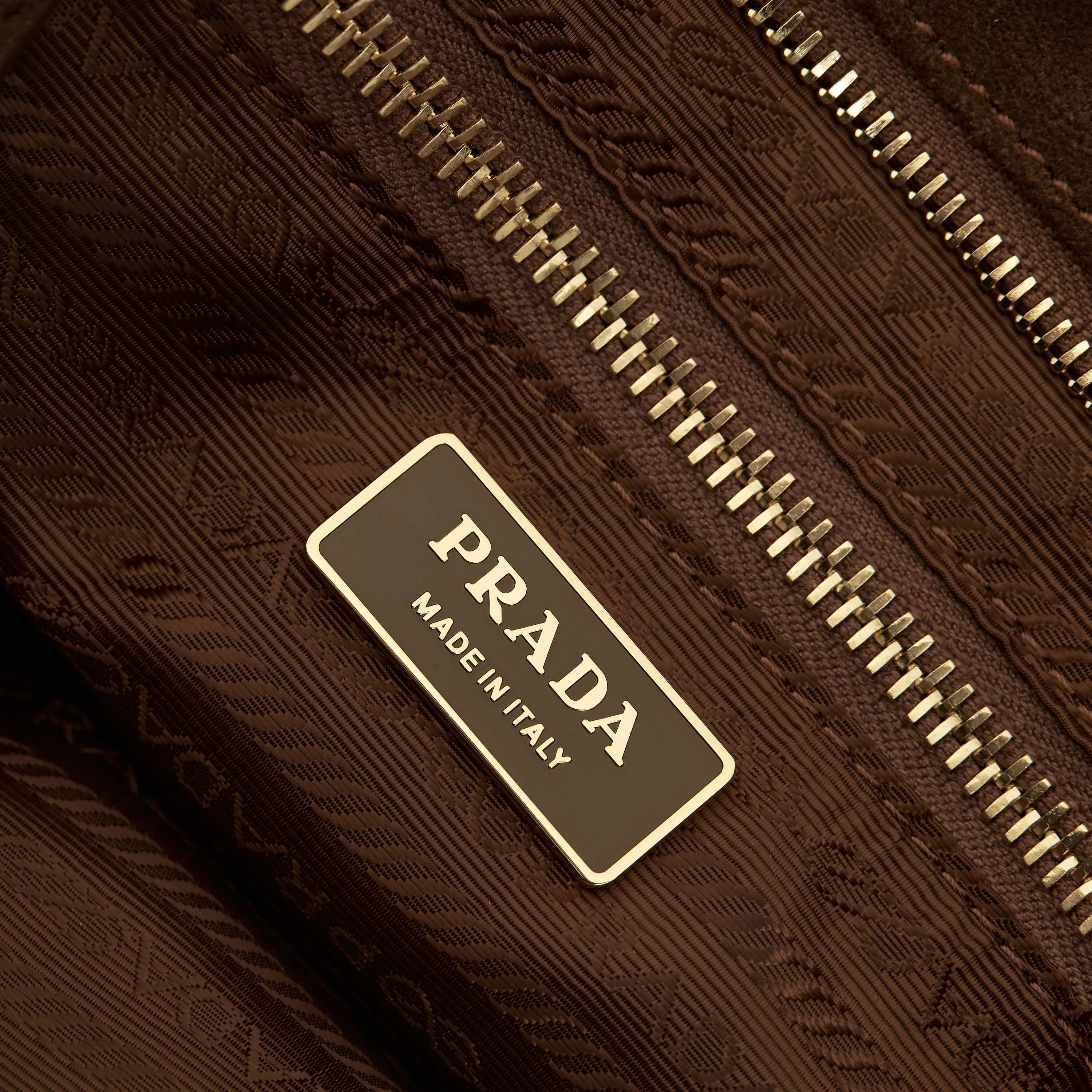 Prada 1BA433 斜挎包