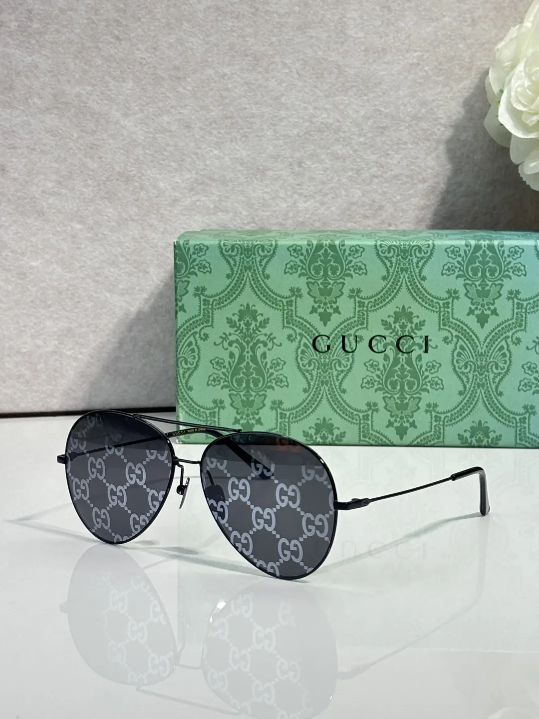 Gucci Round Frame Sunglasses Black
