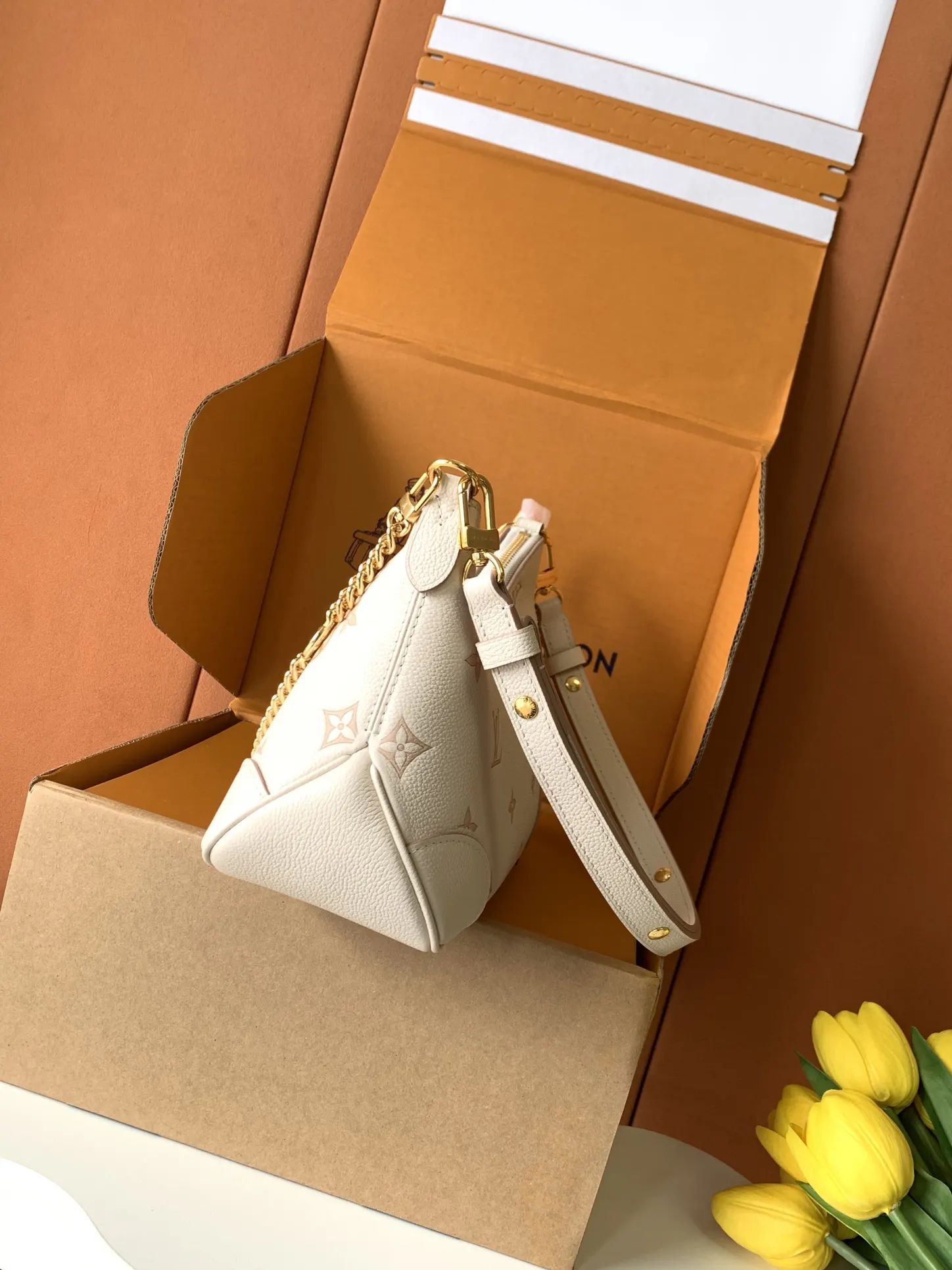 Louis Vuitton White Fashion Item | ORBUYBAG