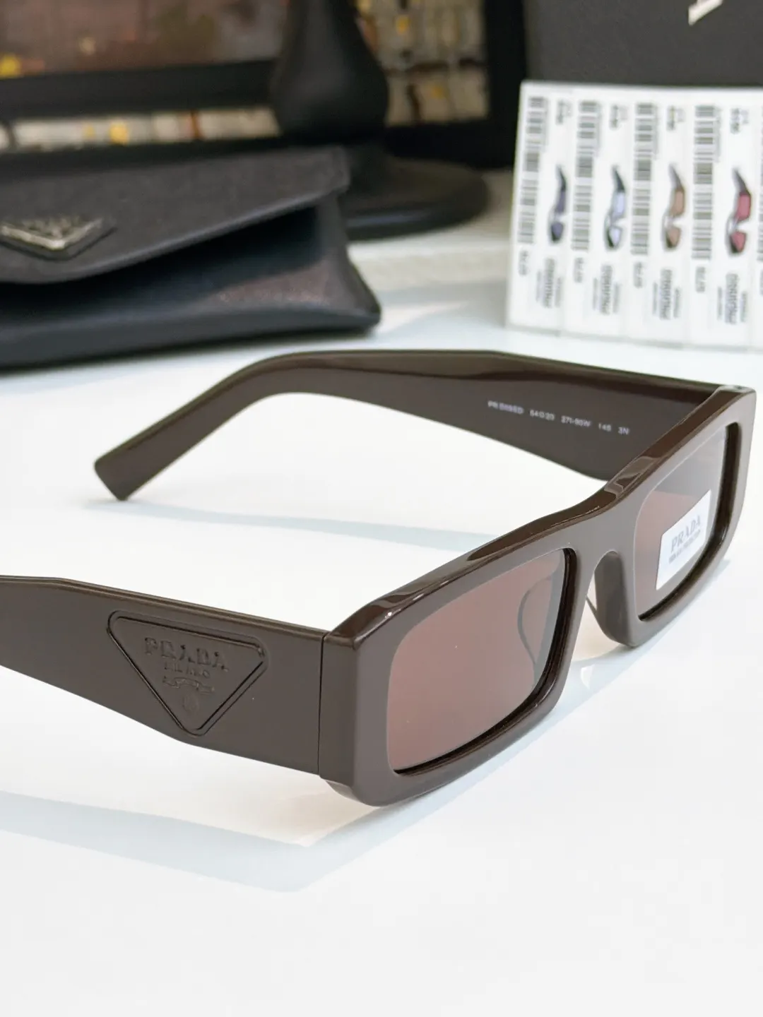 PRADA OPR D09SD 太阳眼镜 时尚遮阳款