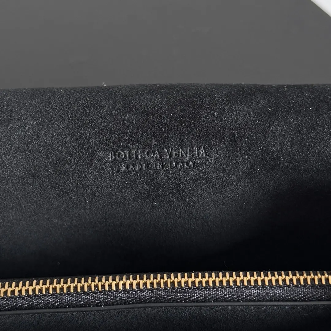 Bottega Veneta 手拿包 精致手拿款