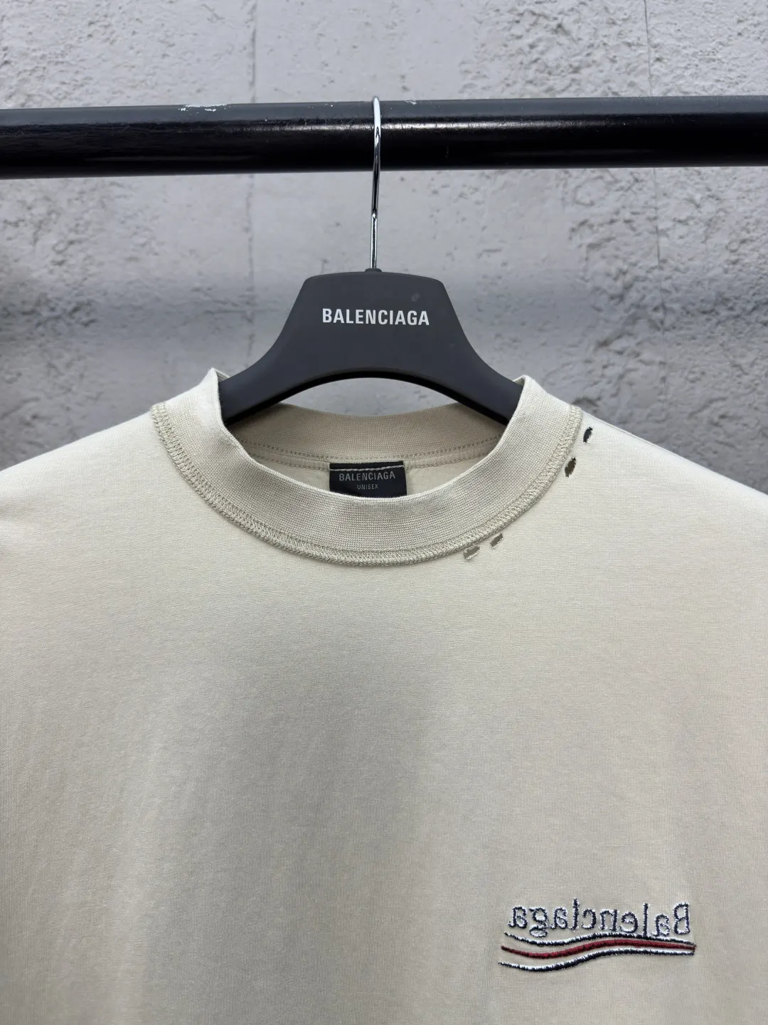 Balenciaga 杏色 短袖T恤(數字3) Balenciaga 杏色 短袖T恤(數字3)