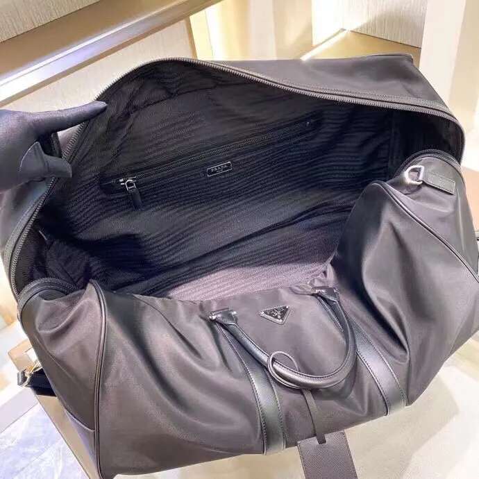 Prada Re-Nylon 黑色 皮革 Saffiano 十字纹 手提包