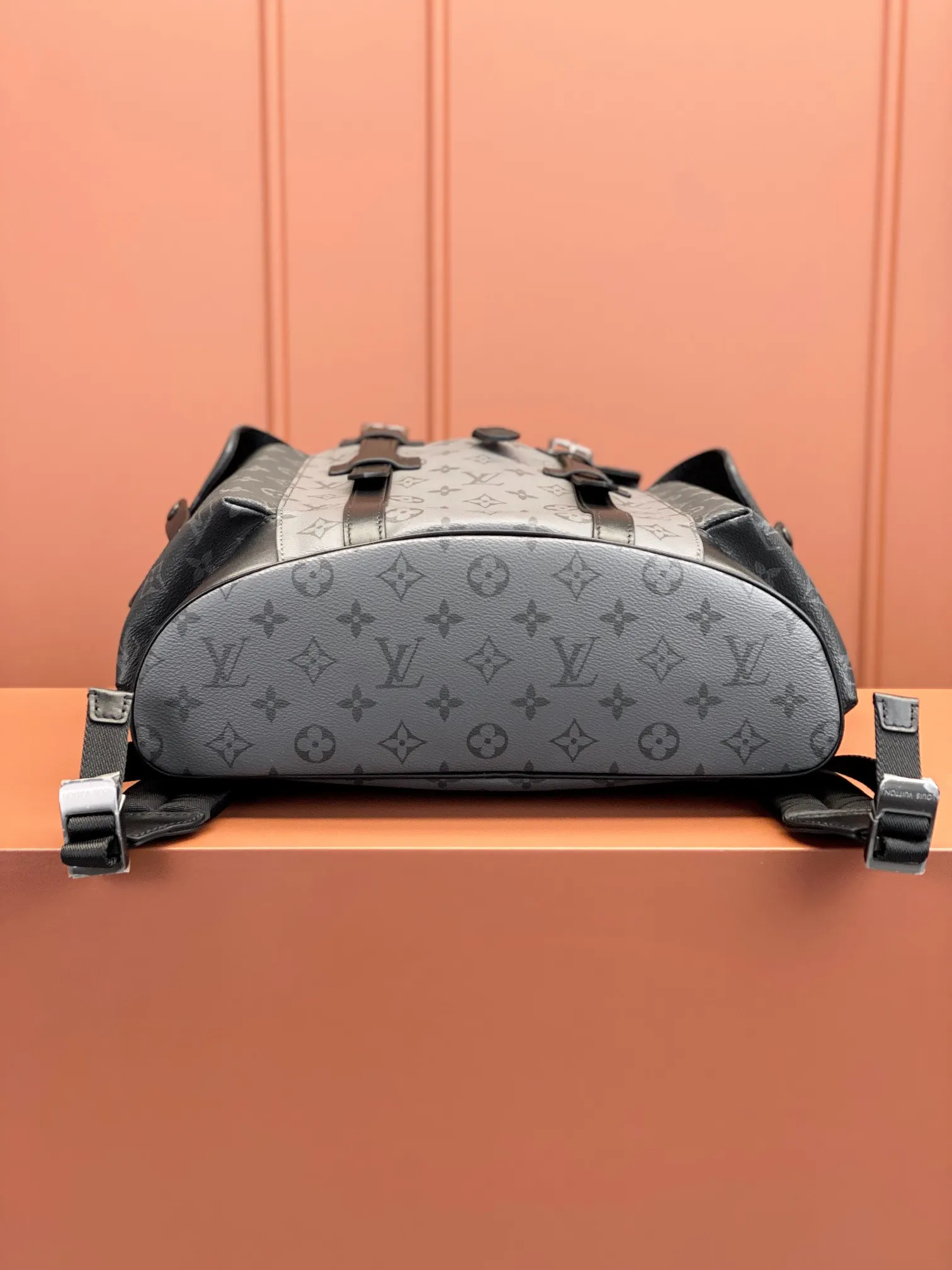 Christopher 中号雙肩包 实用雙肩款