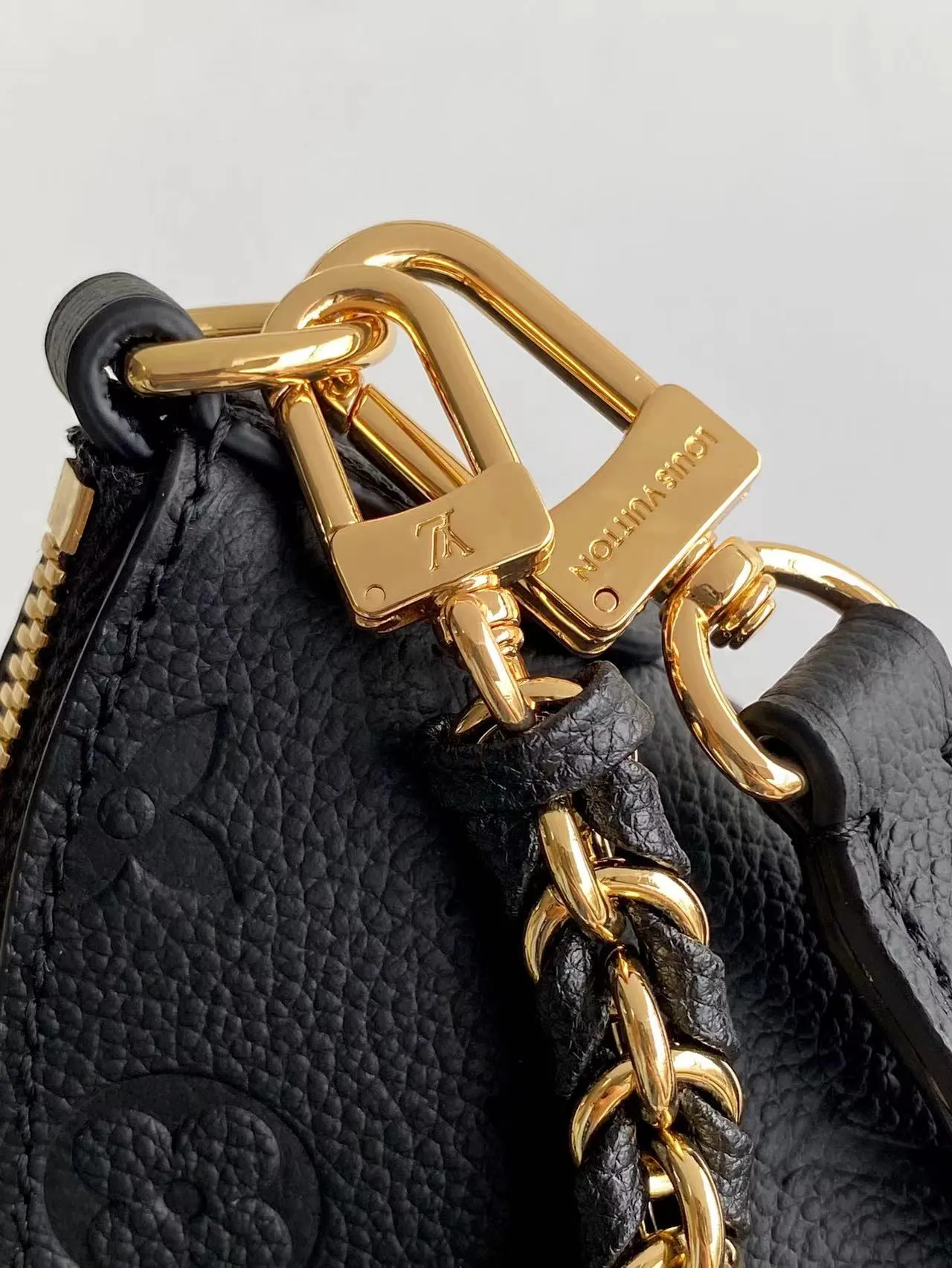 LV M12930 黑色 包袋 精选款