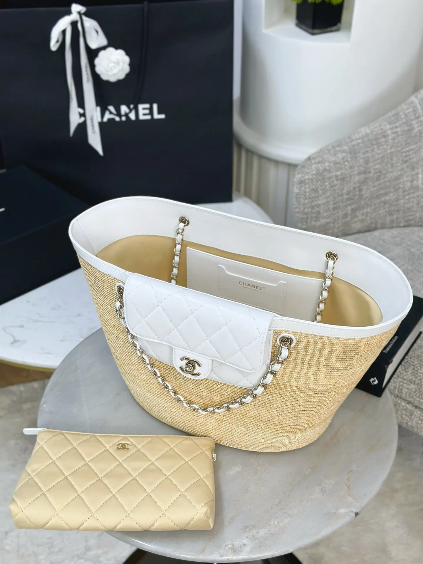 Chanel 白色小羊皮菱格托特包 手提