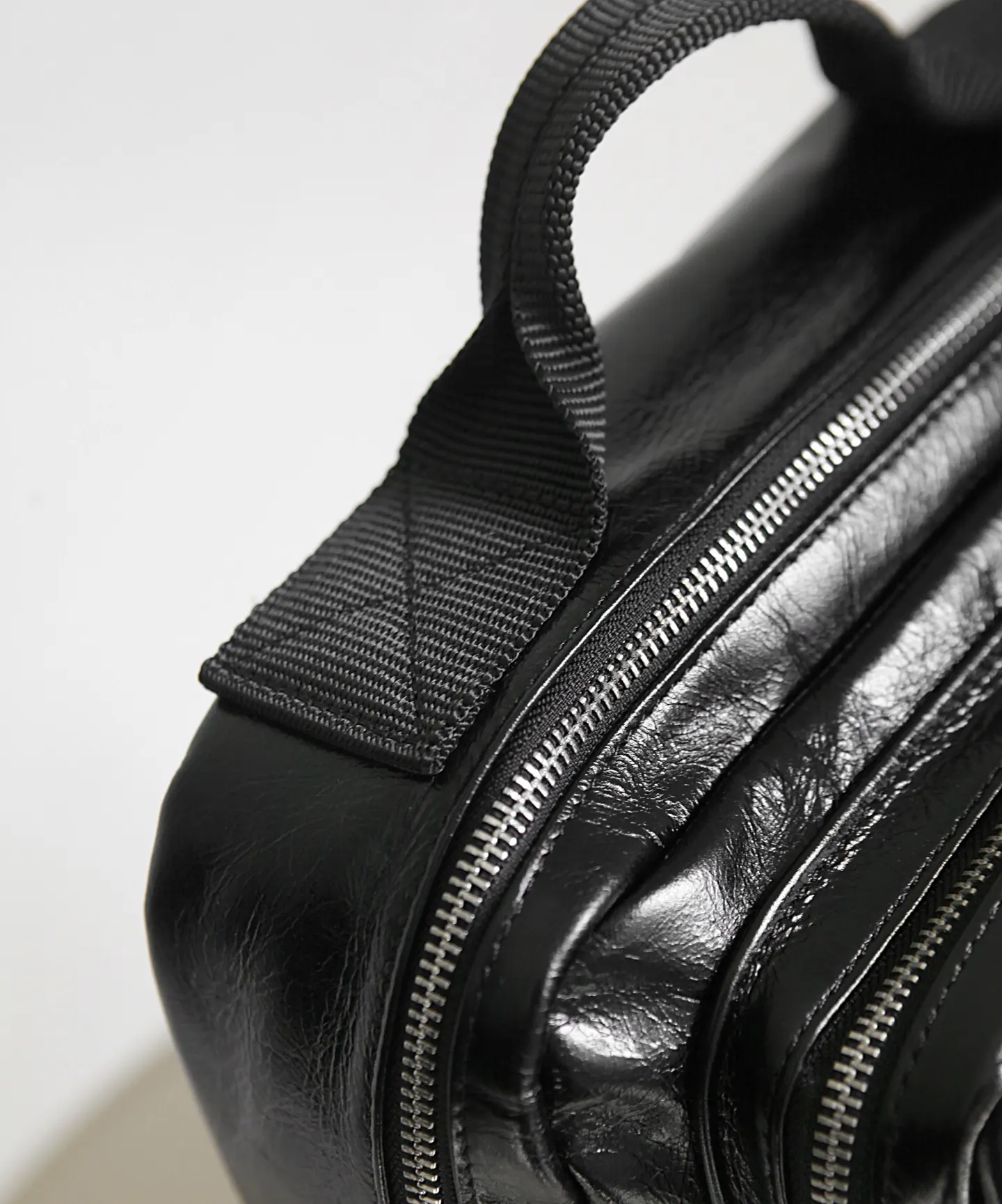 Balenciaga 银色 皮革 双肩包