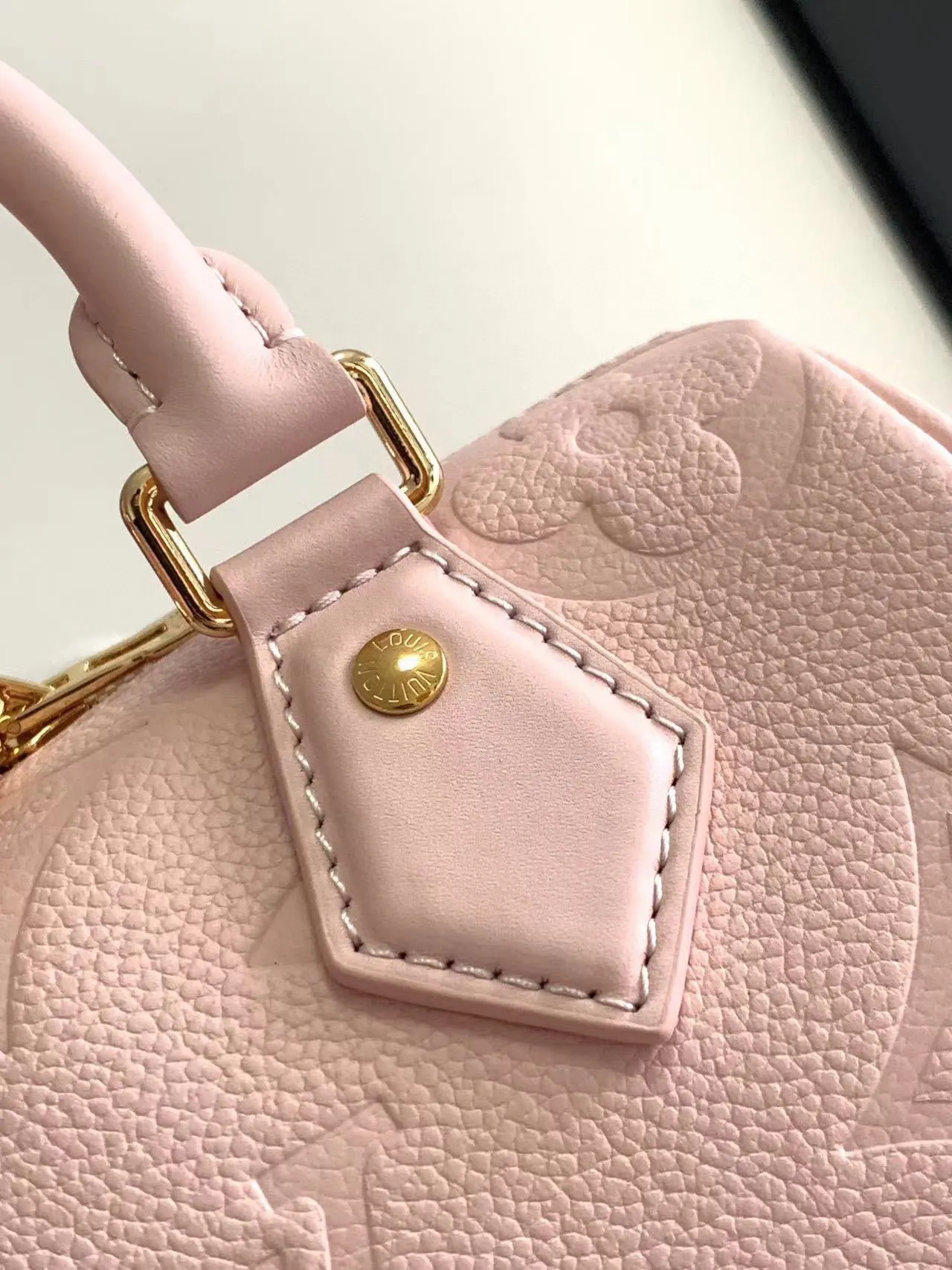 LV Pink Chain Handle Bag Image 5 LV Pink Chain Handle Bag Image 5