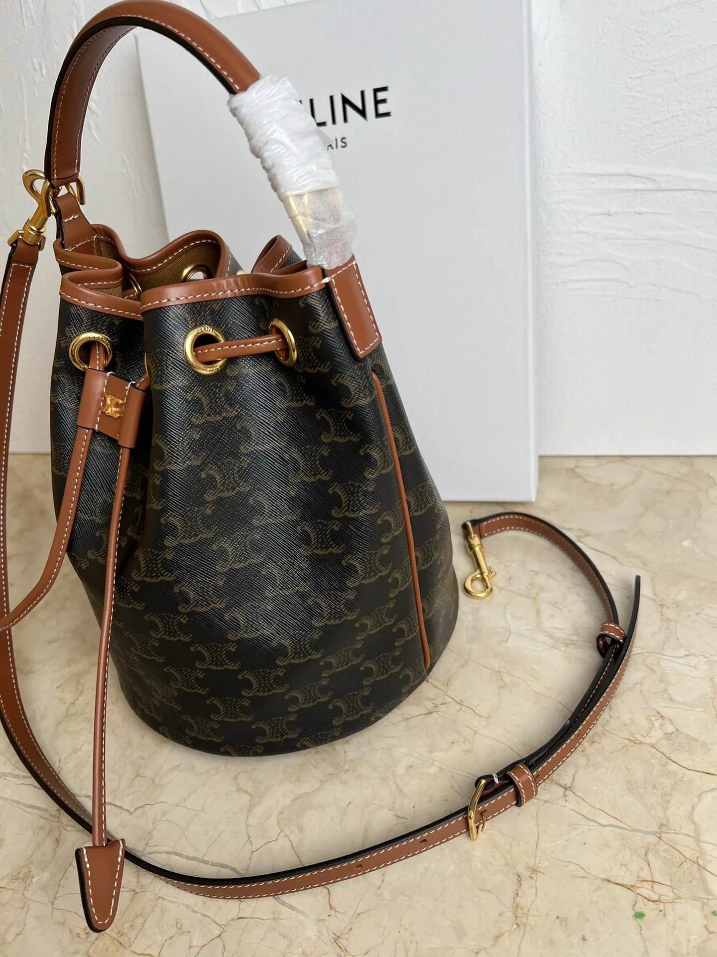 Celine 老花 金色 牛皮 水桶包 休闲水桶款