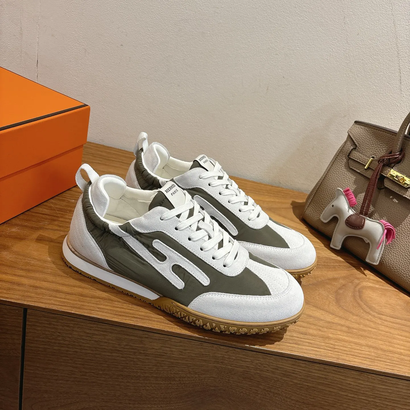 Hermès 运动鞋