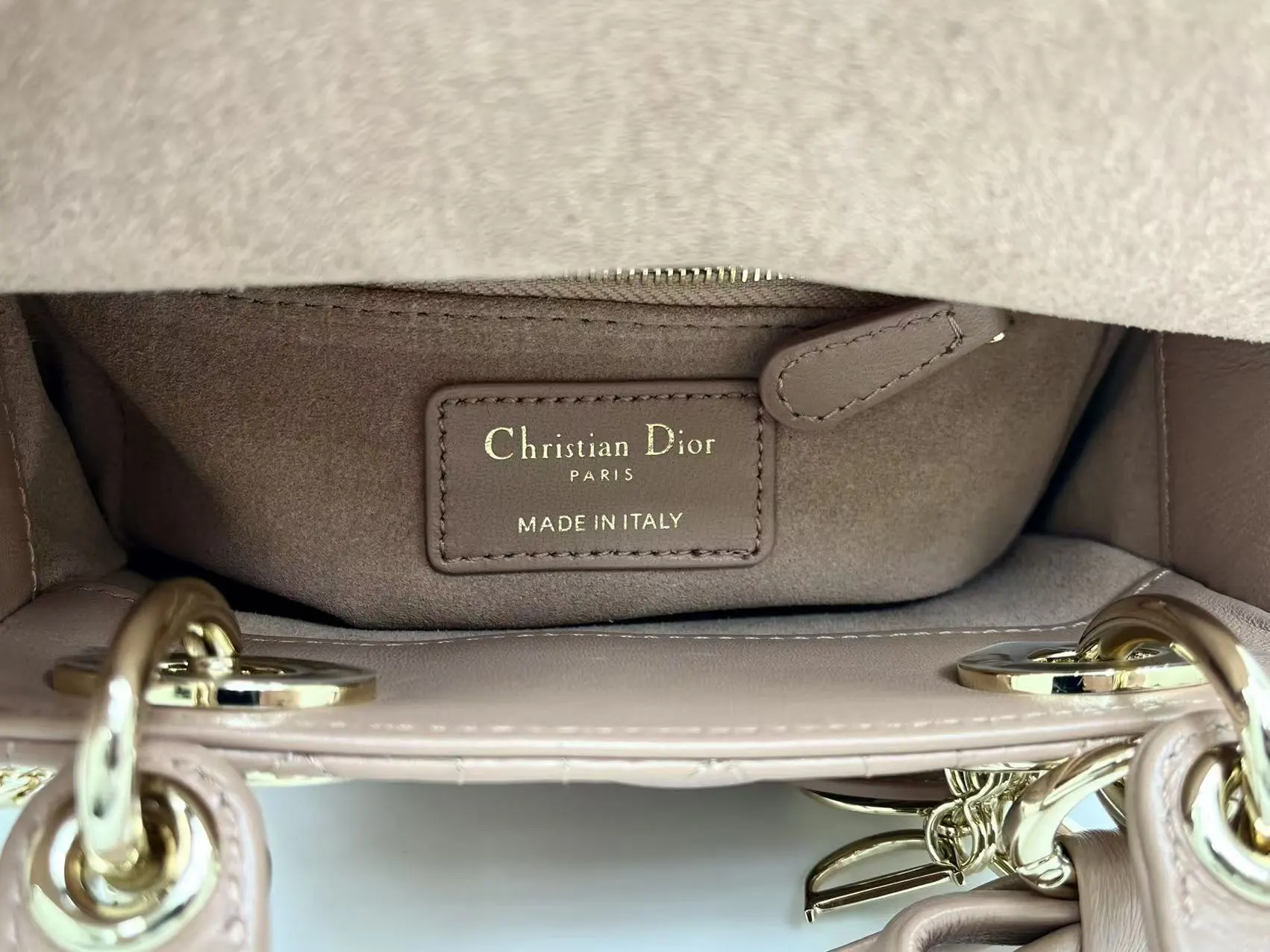 Dior Lady Dior 斜挎包