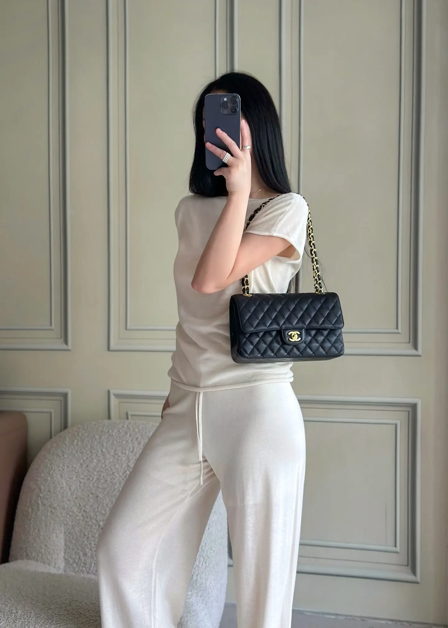 Chanel 黑色牛皮菱格链条包 金扣