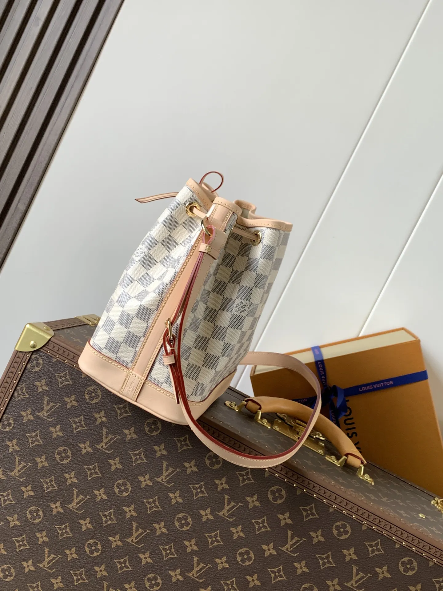 LV 老花 牛皮 老花 白格 钢扣钢 收納包 旅行收納款