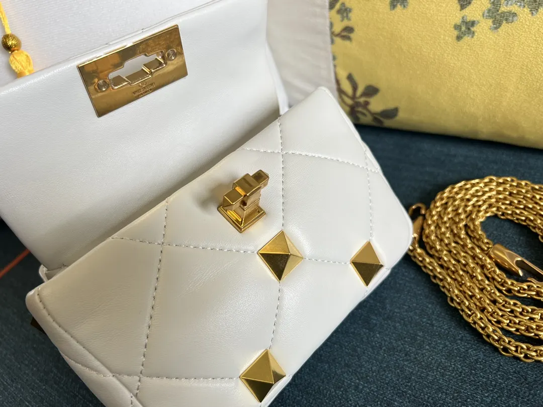 羊皮 可拆卸肩带和提手 可斜挎 肩背亦可手拿 链条包 精致链条款