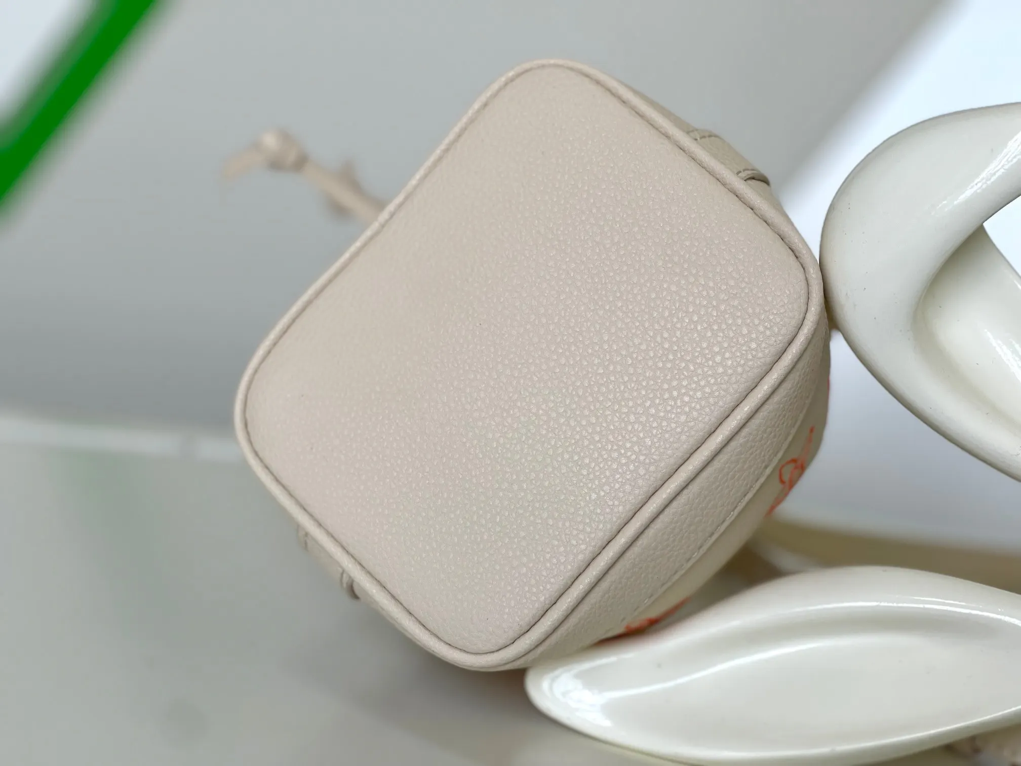 LV Mo斜挎包 轻便斜挎款