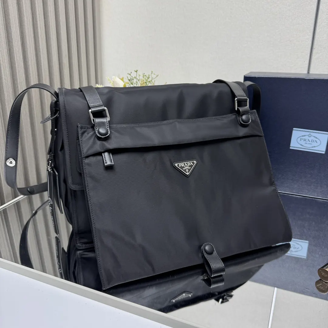 Prada Re-Nylon 1BC208 尼龙 三角标 斜挎包
