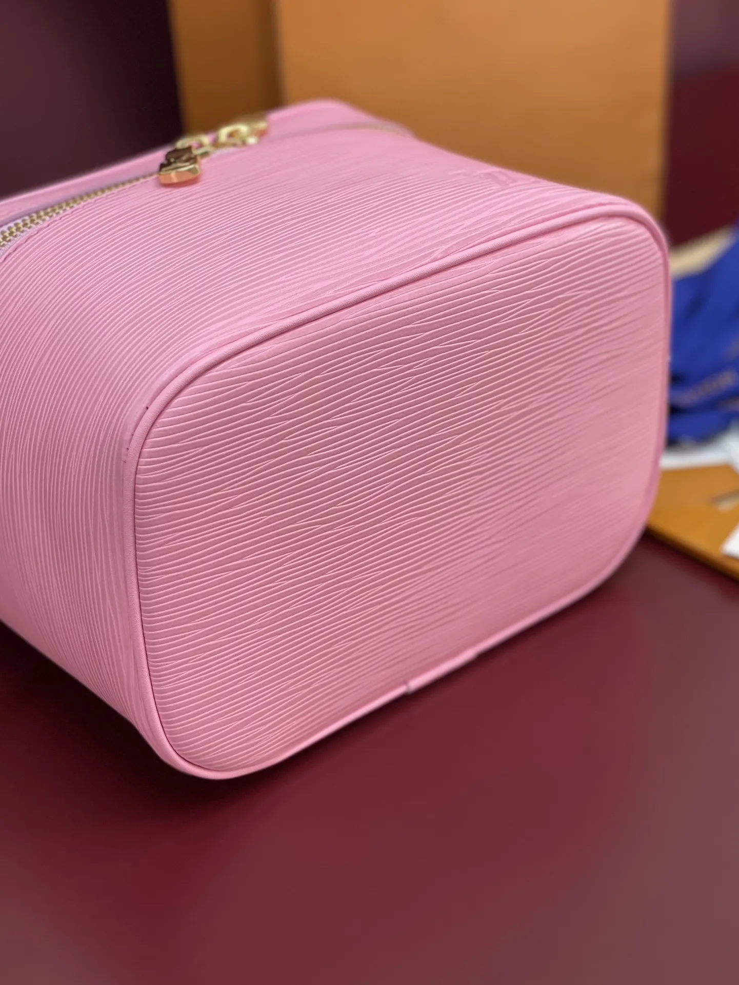 LV 粉色 皮革 批 粉色 中号 化妝包 便携收納款