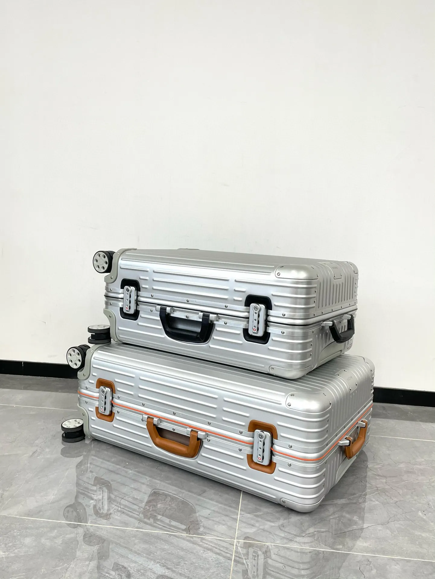 色款式 行李箱 旅行拉杆款 轻便出行款