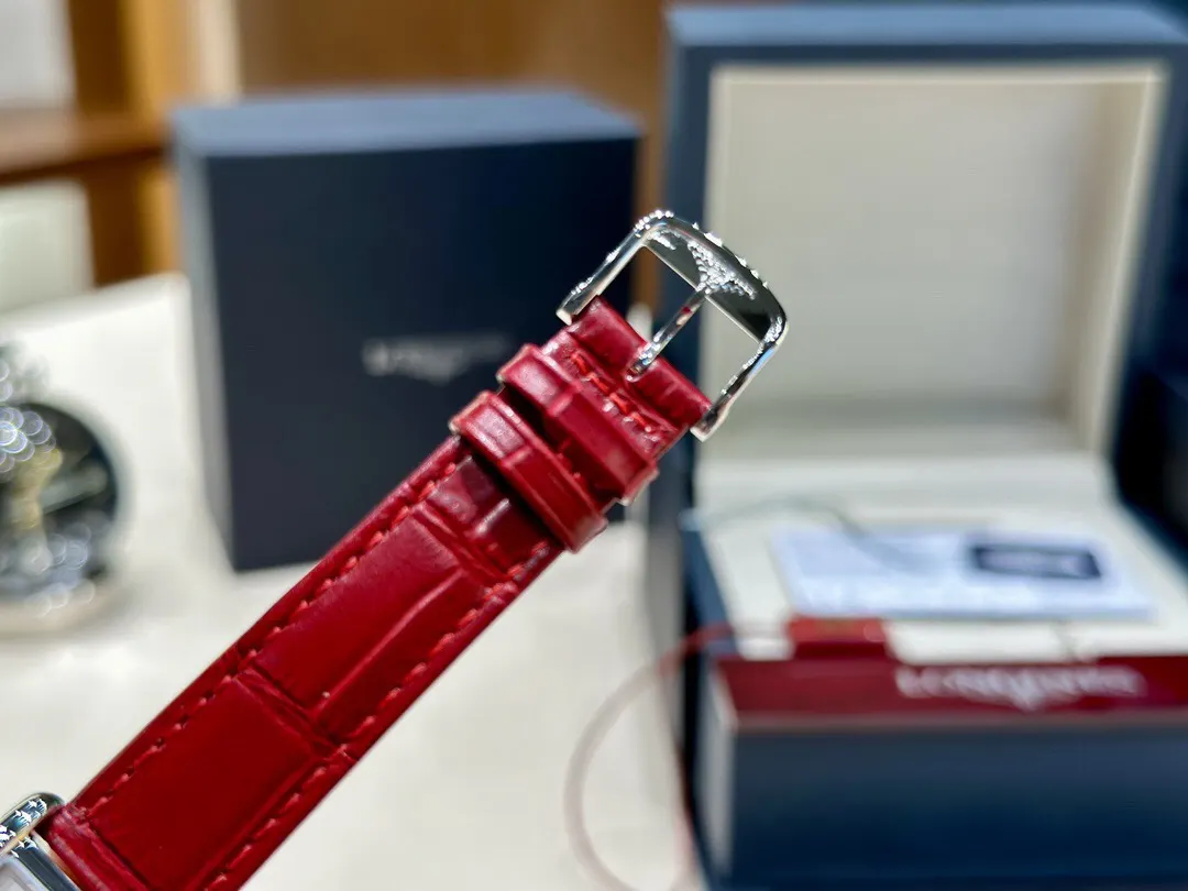 Longines 专为精致优雅的当代魅力女性打造 手錶 經典腕表款(數字8) Longines 专为精致优雅的当代魅力女性打造 手錶 經典腕表款(數字8)