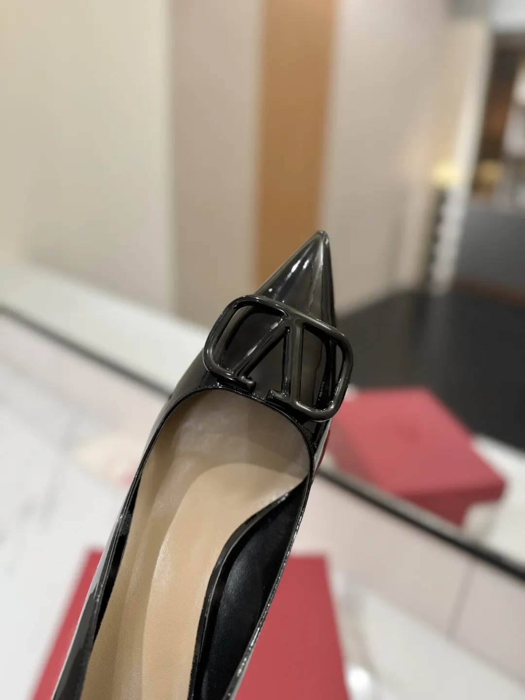 Valentino 金色 平底鞋 通勤约会款 款07
