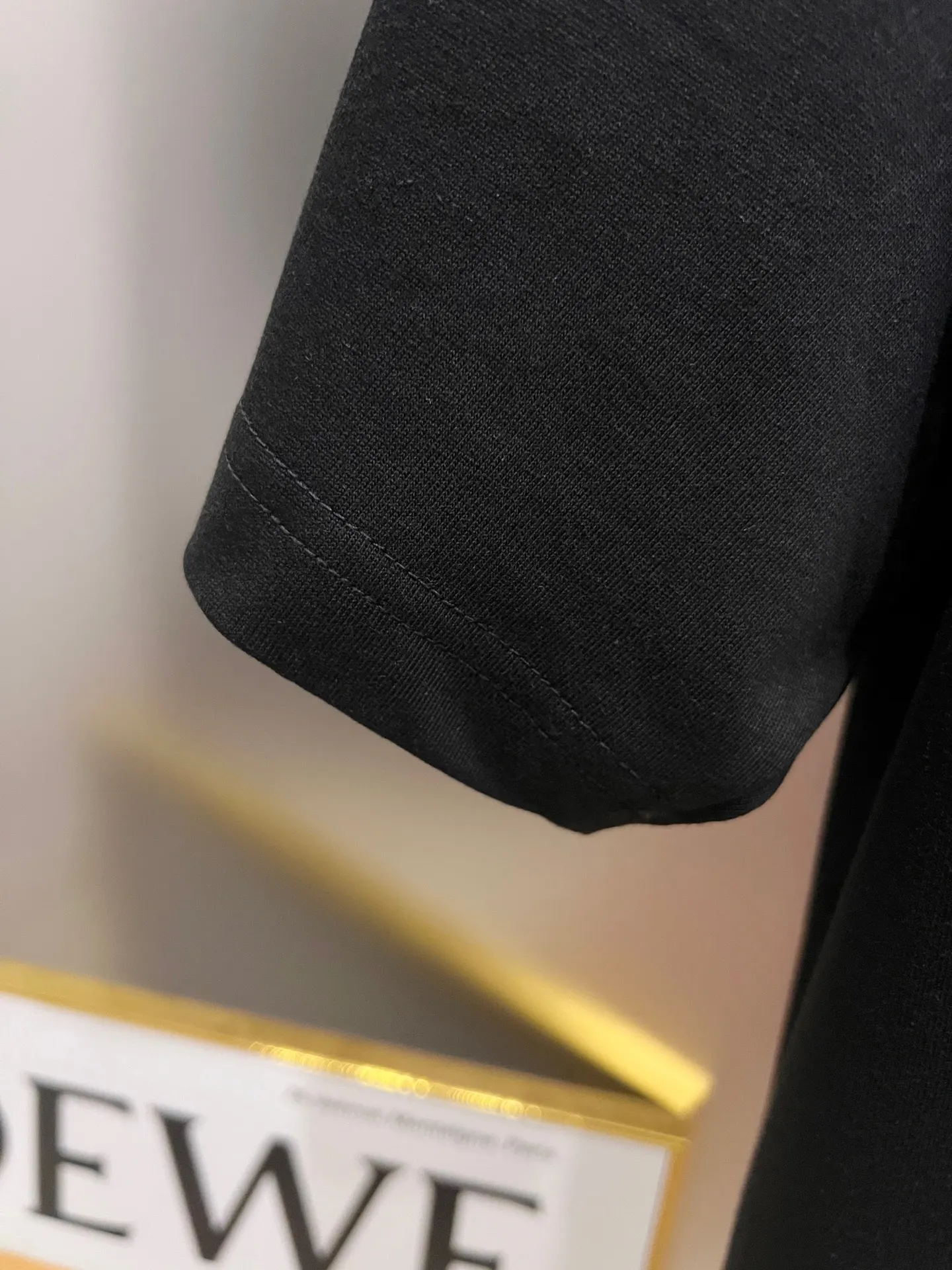 Balenciaga 粉色/黑色 T恤(數字6) Balenciaga 粉色/黑色 T恤(數字6)