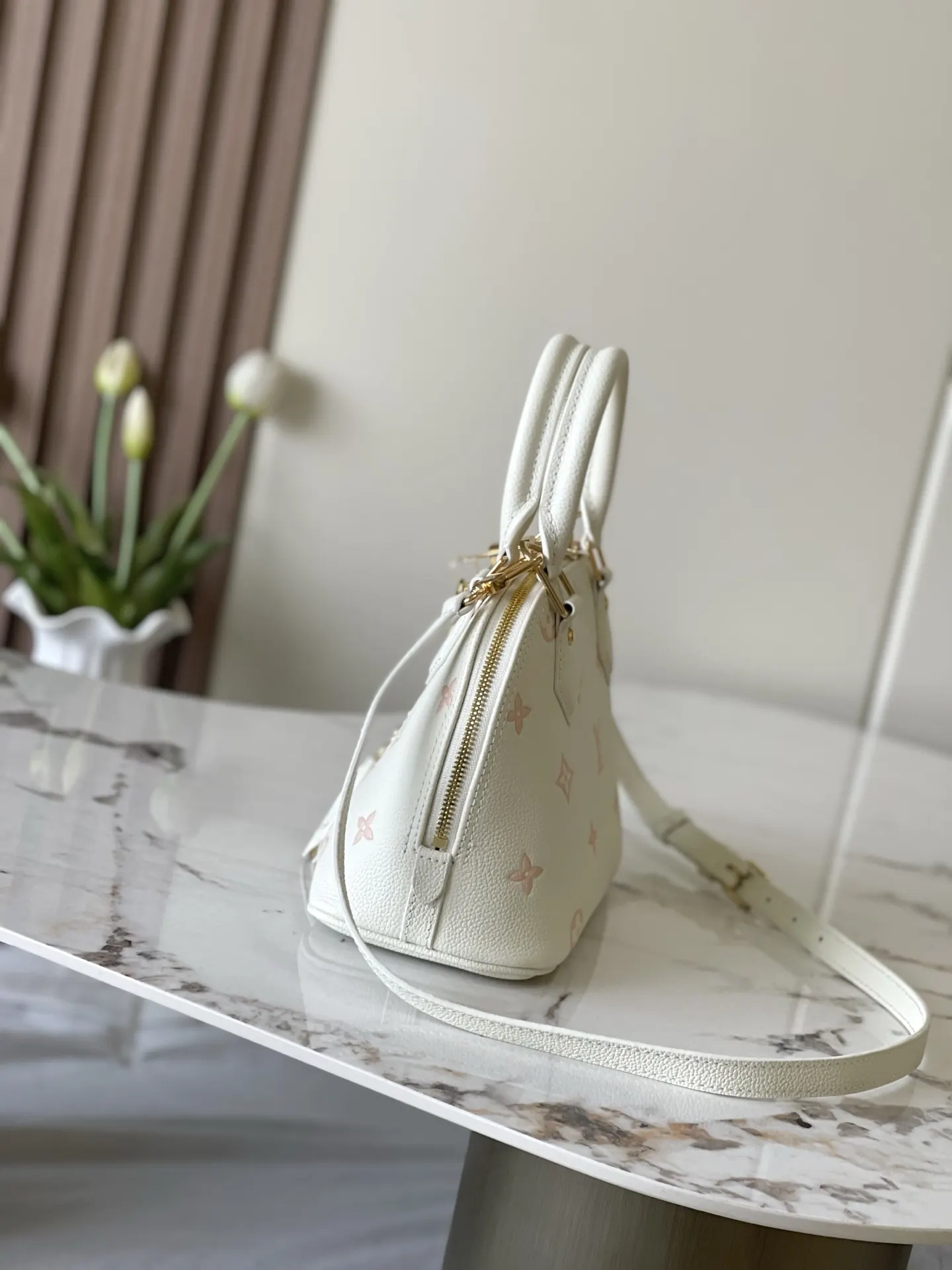 Style M27574 163c01 Style Image 3 Style M27574 163c01 Style Image 3