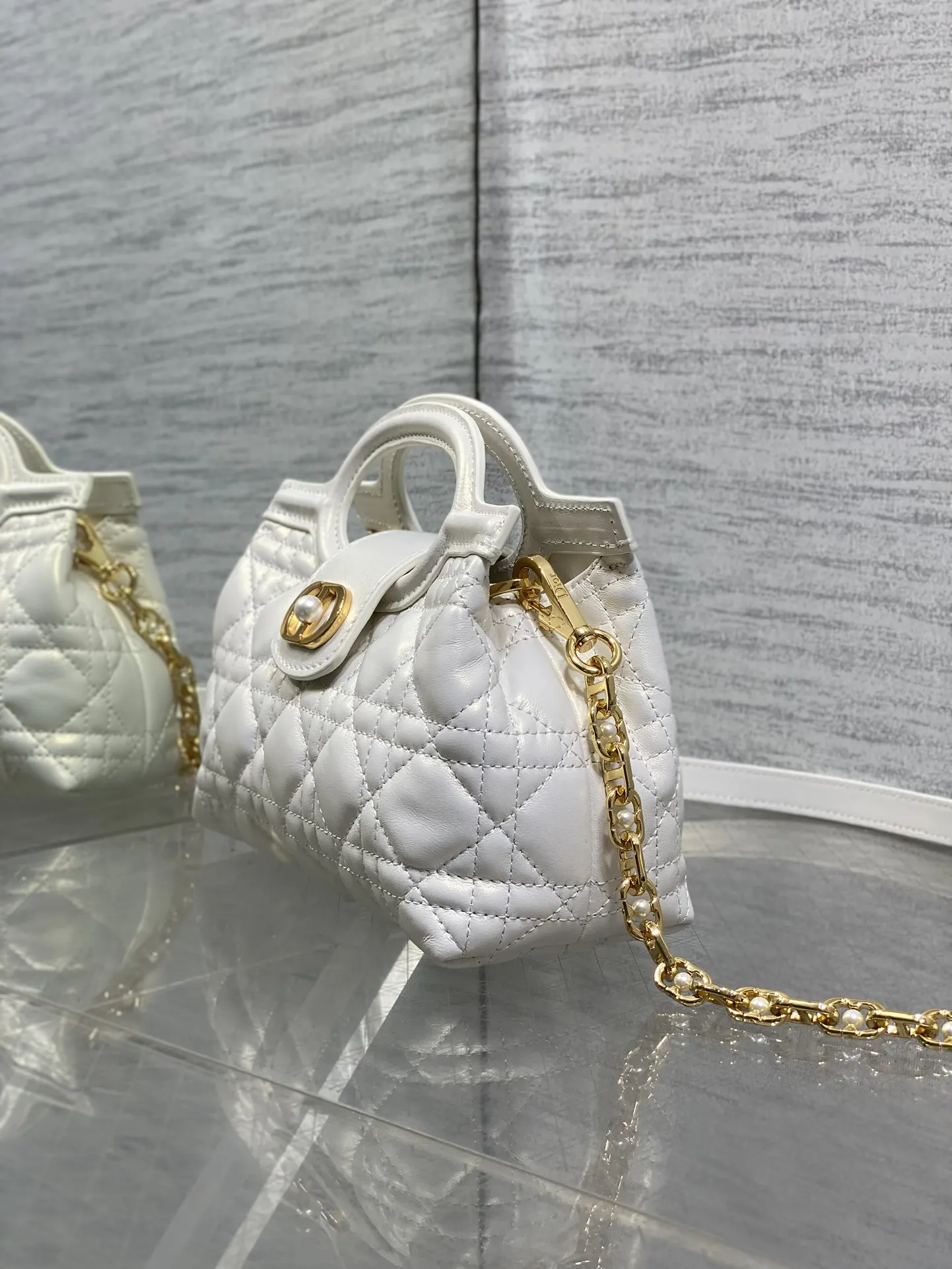 Dior 白色藤格链条包 手提斜挎