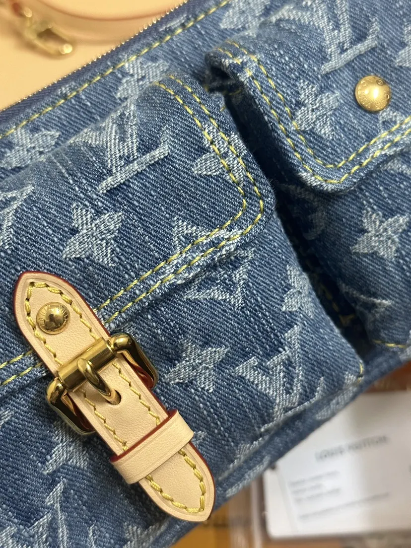 蓝色 POCHETTE ACCE 腋下包 复古腋下背款