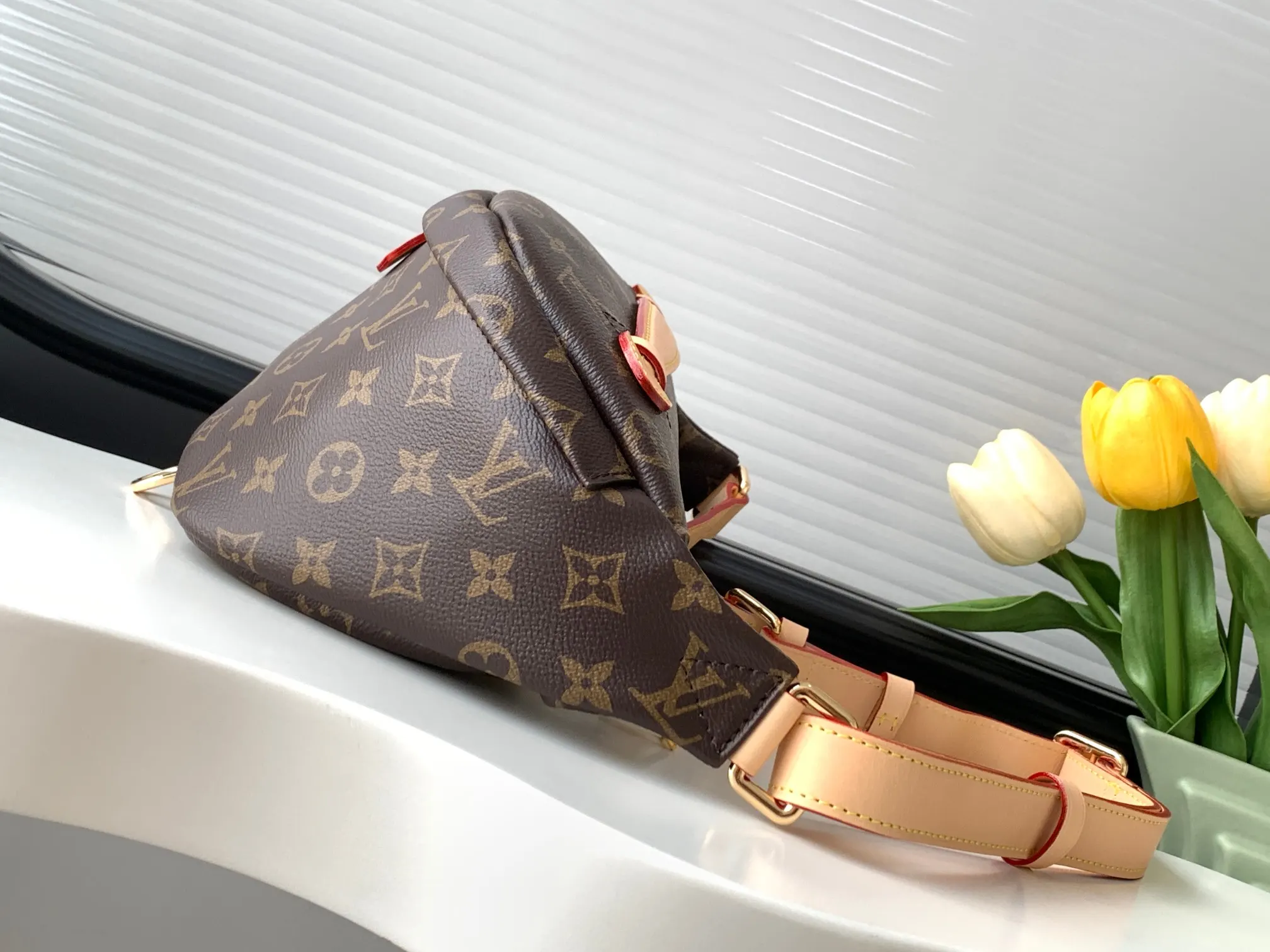 LV 金色 牛皮 腰包 休闲腰包款