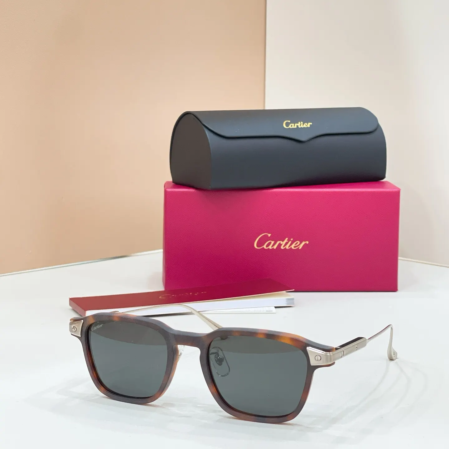 Cartier 墨镜 时尚防晒款 款4