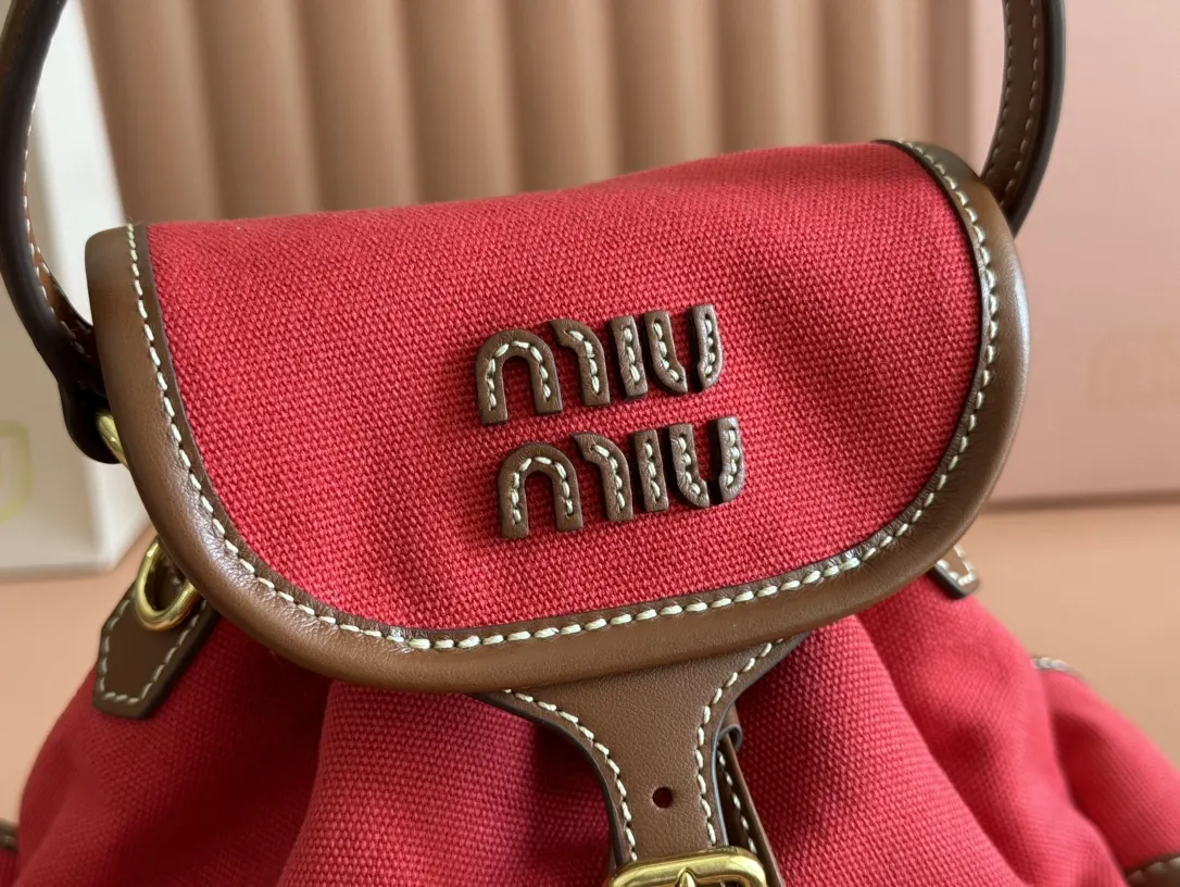 Miu 小牛皮 雙肩包 实用雙肩款