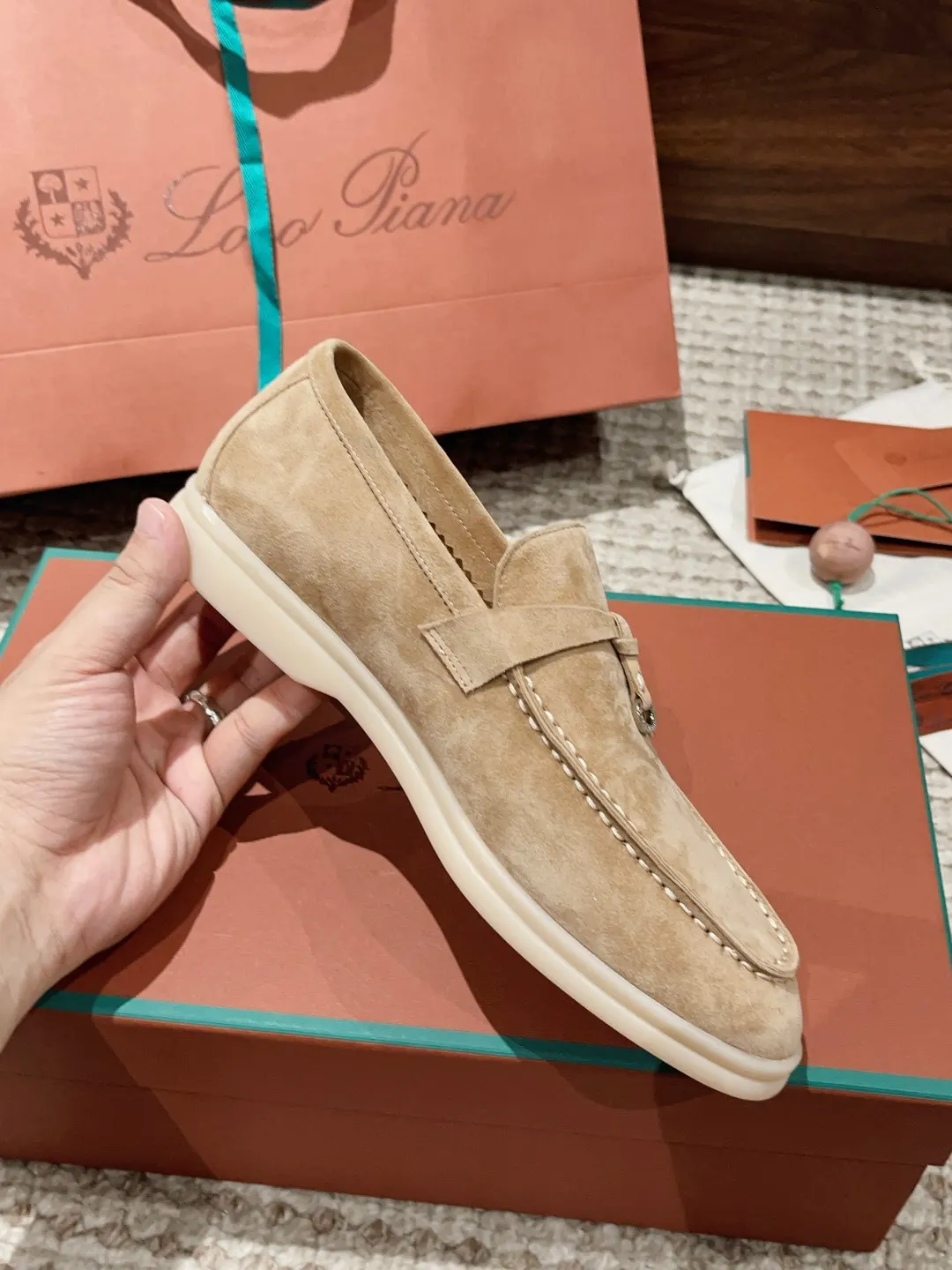 Loro Piana SS 運動鞋 休閒百搭款(數字6) Loro Piana SS 運動鞋 休閒百搭款(數字6)
