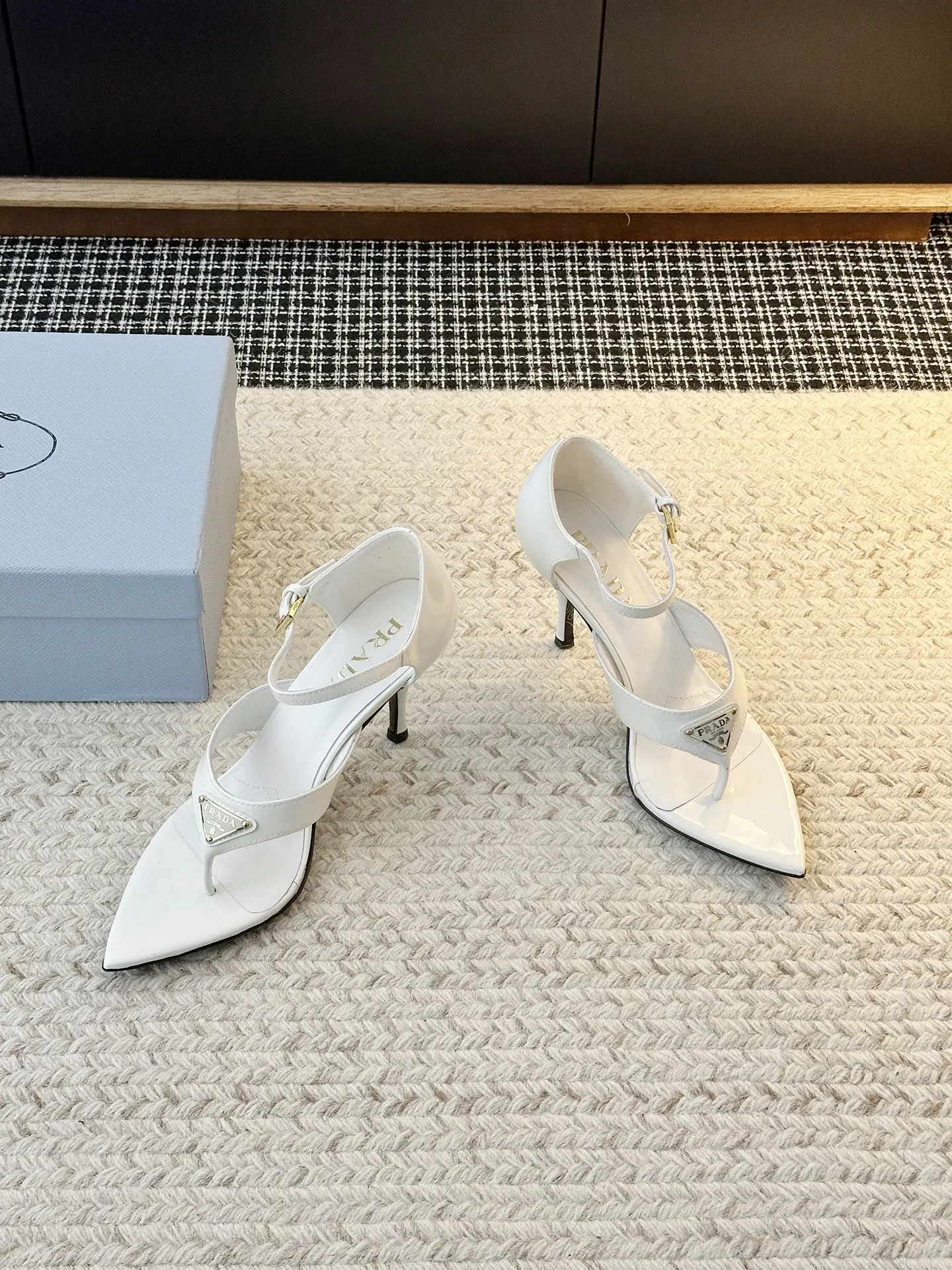 Prada 皮革 平底鞋