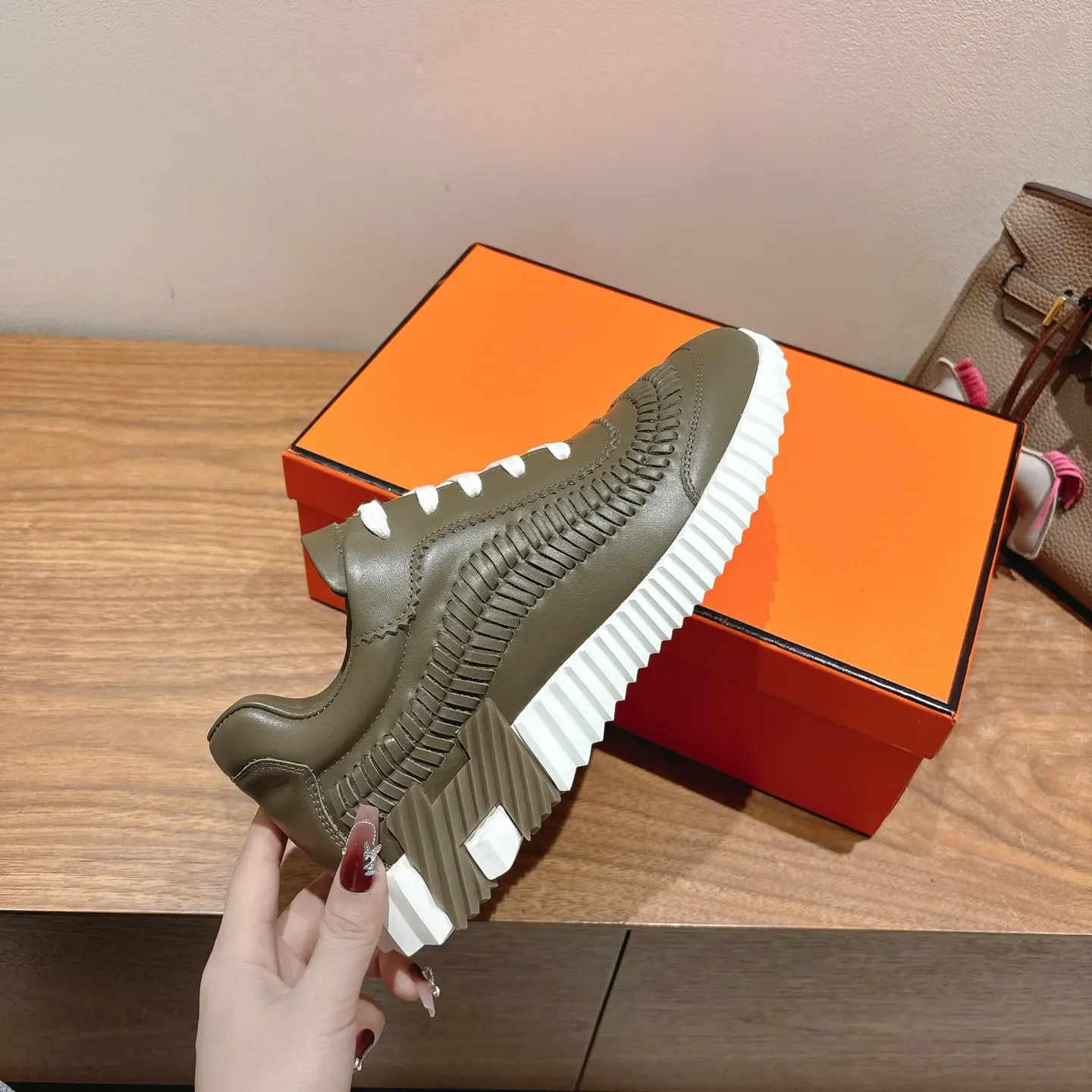 Hermès SS 运动鞋(數字6) Hermès SS 运动鞋(數字6)