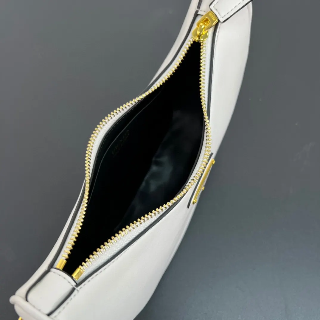 PRADA 牛皮 羊皮 斜挎包 日常通勤款