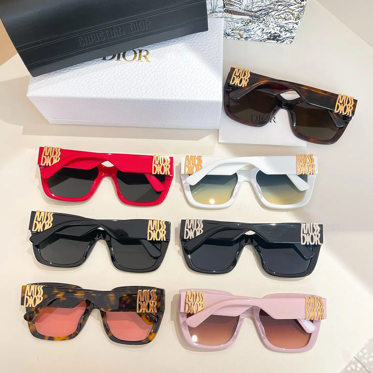 Dior 粉色渐变太阳镜 复古时尚款
