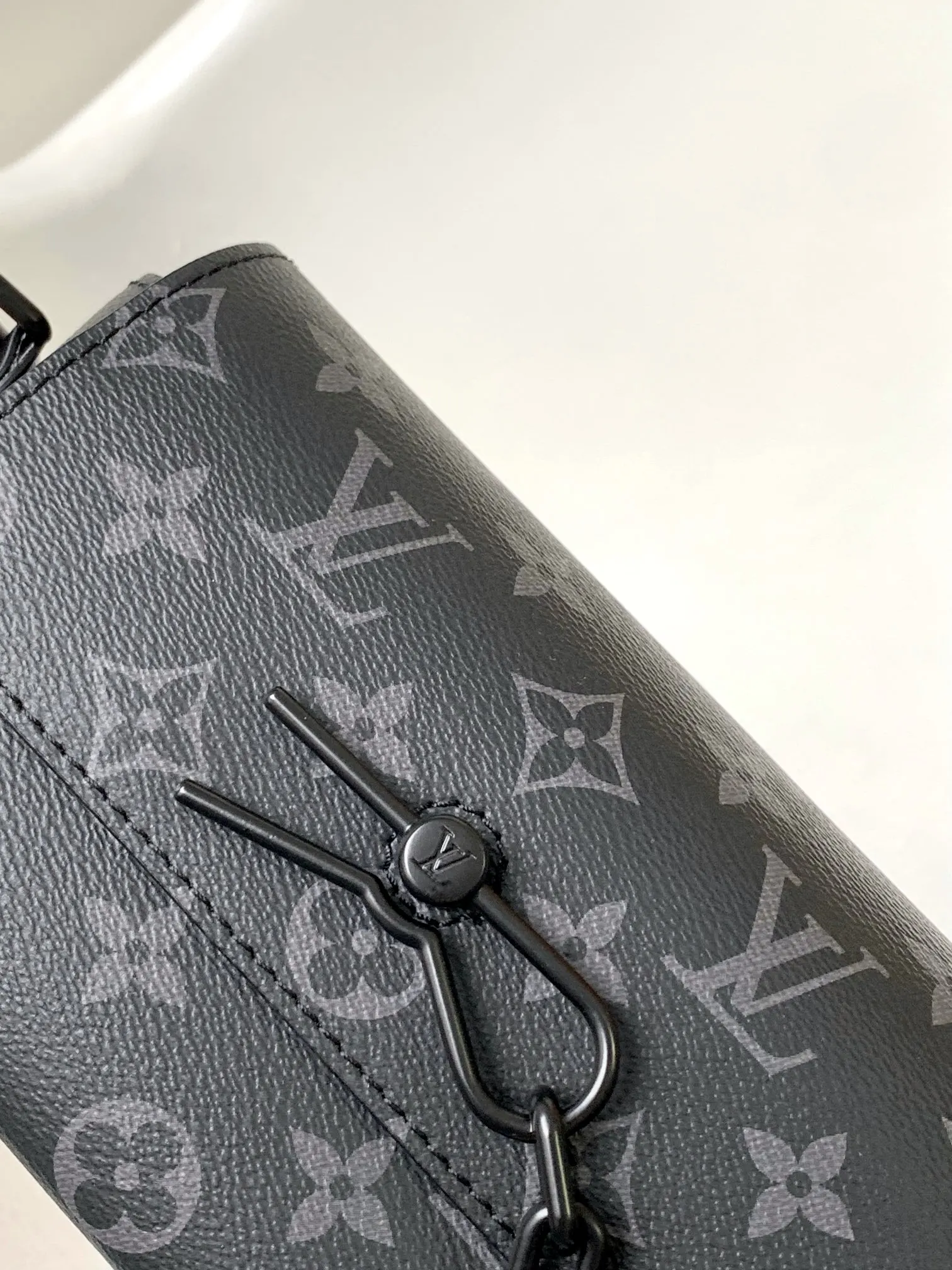 LV chain bag, shoulder crossbody model Image 5 LV chain bag, shoulder crossbody model Image 5