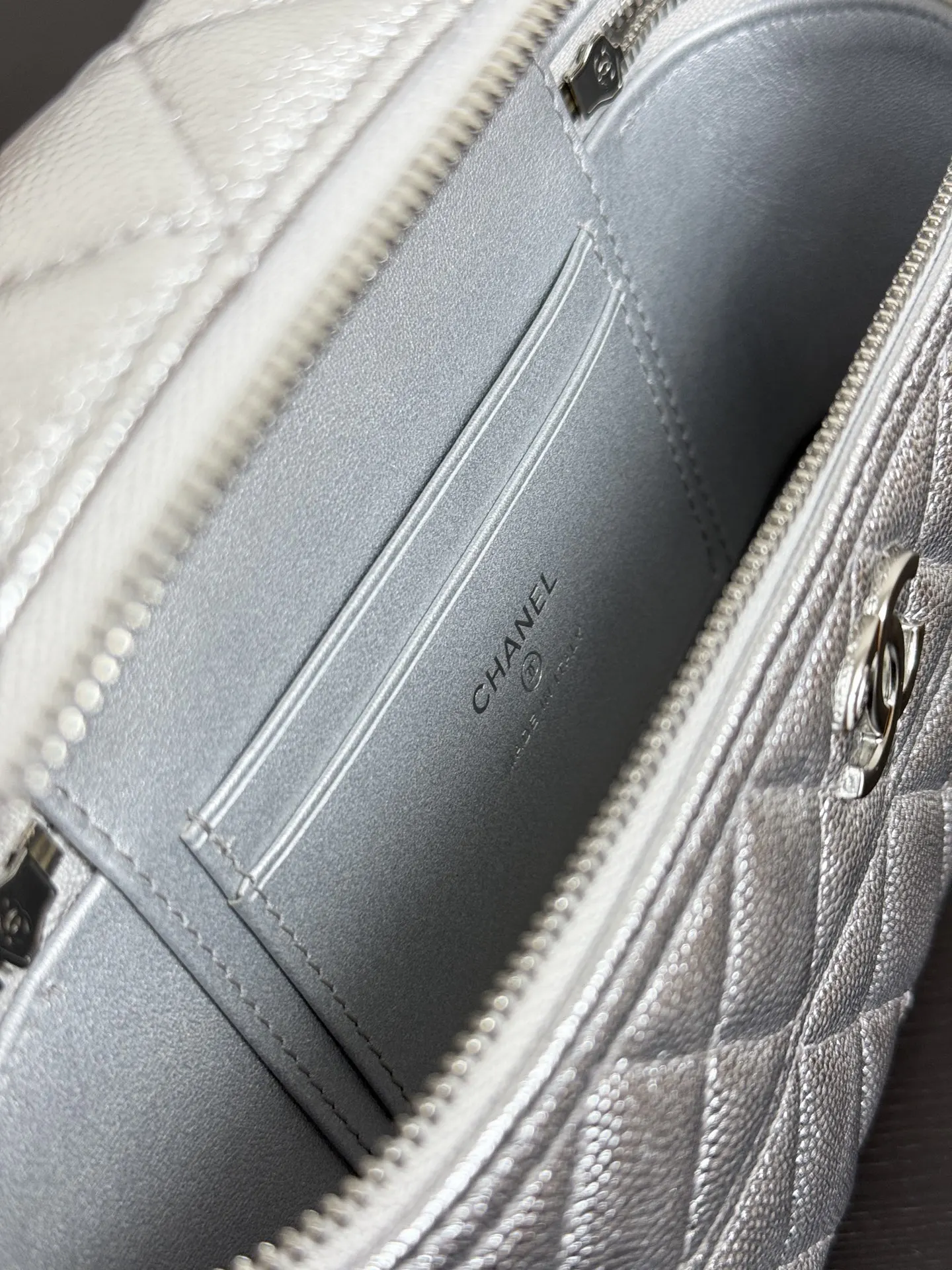 Chain Bag Image 9 Chain Bag Image 9