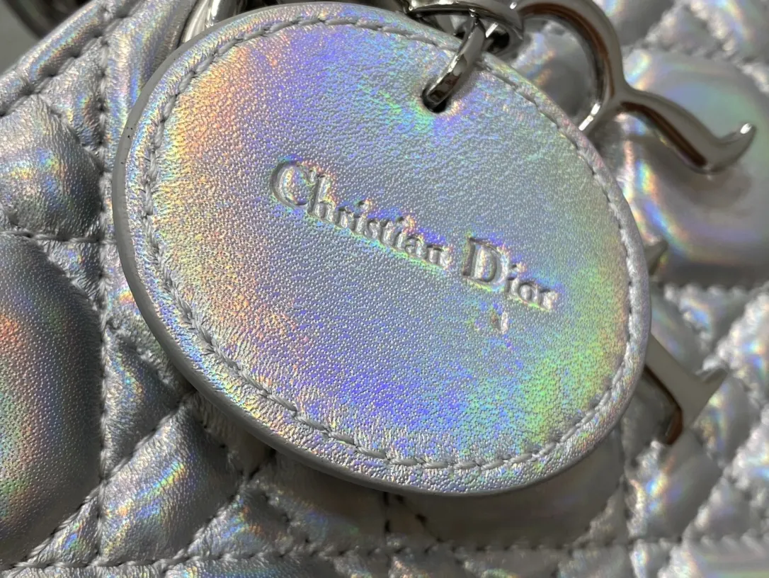 Dior 羊皮 进口 羊皮 内里采用 真羊皮绒横款戴妃包 镭射銀 手提包 通勤手提款