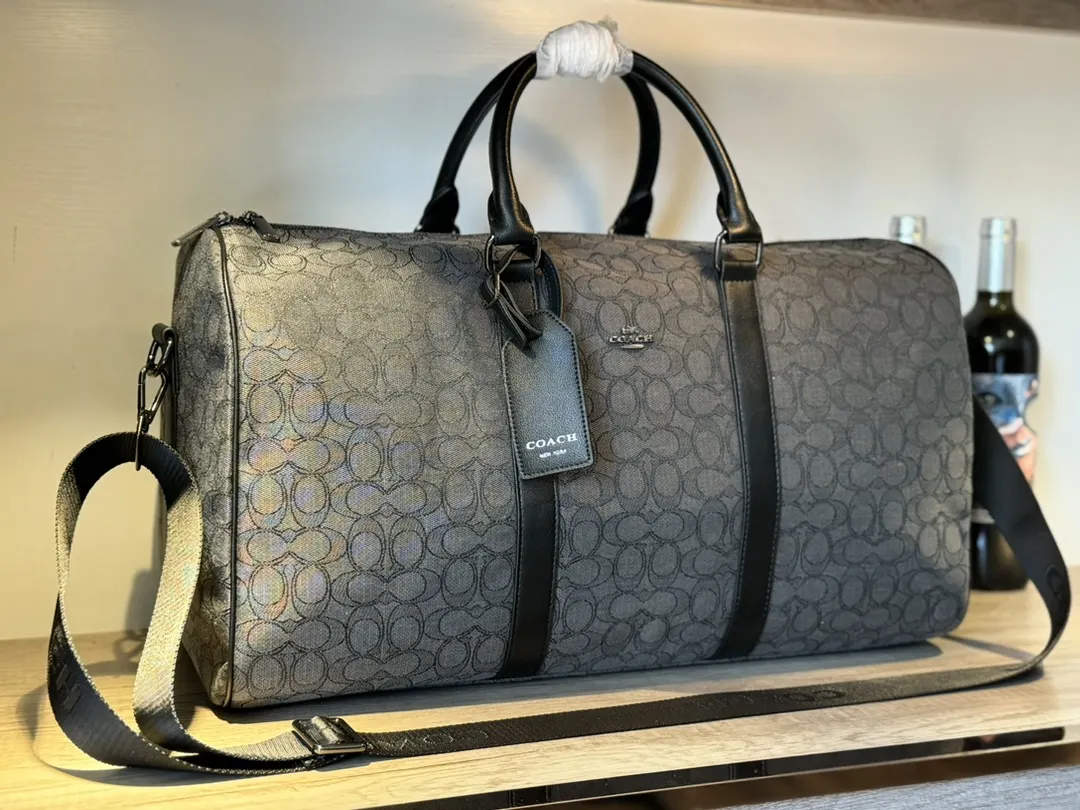 Black White Fashion Item Travel