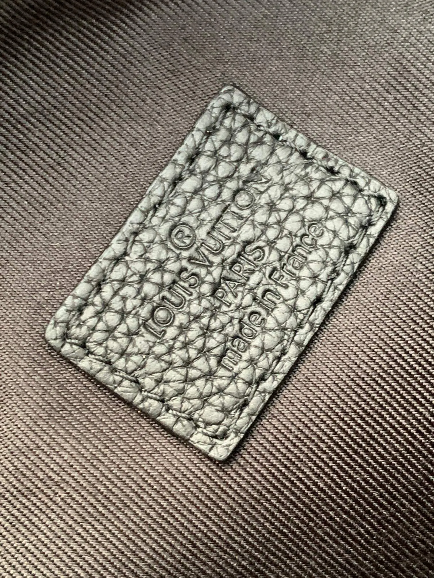 黑色 牛皮 贴身构型方便取放主隔层物品 可调节背带实现系腰 肩背 腰包 休閒腰包款(數字9) 黑色 牛皮 贴身构型方便取放主隔层物品 可调节背带实现系腰 肩背 腰包 休閒腰包款(數字9)