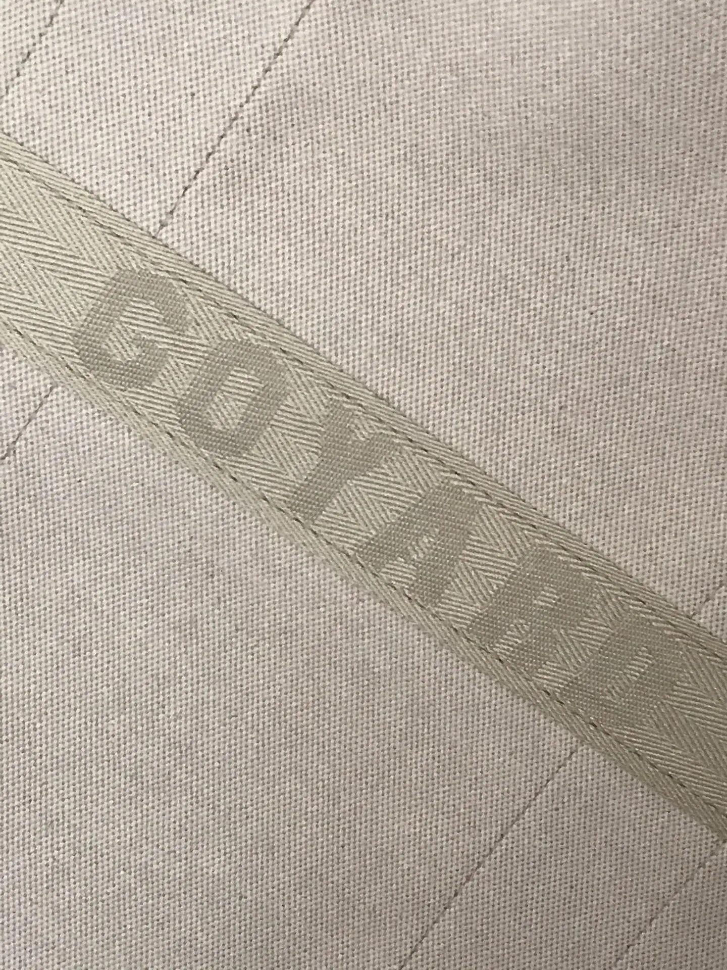 Goyard 侧边设有扣环 可以自行搭 中号背带进行肩背 旅行包 大容量旅行款