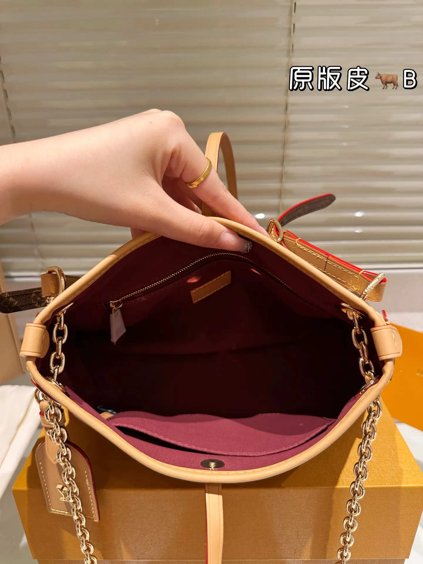 Crossbody Bag Lightweight Leather