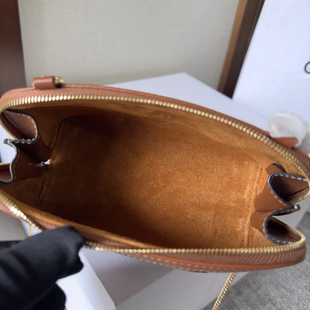 Triomphe 金色 小牛皮 链条包 精致链条款