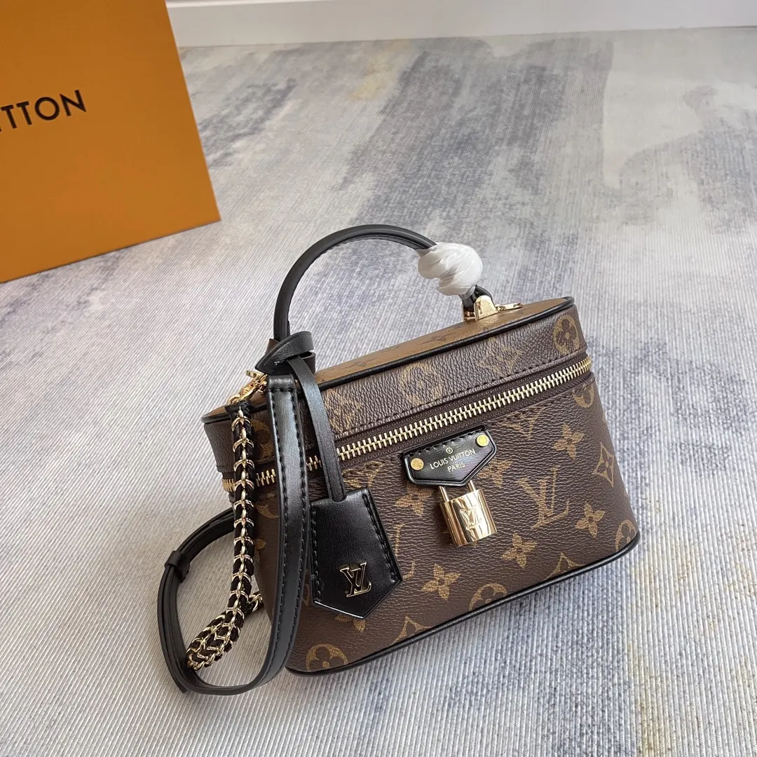 Louis Vuitton Monogram Chain Bag Canvas