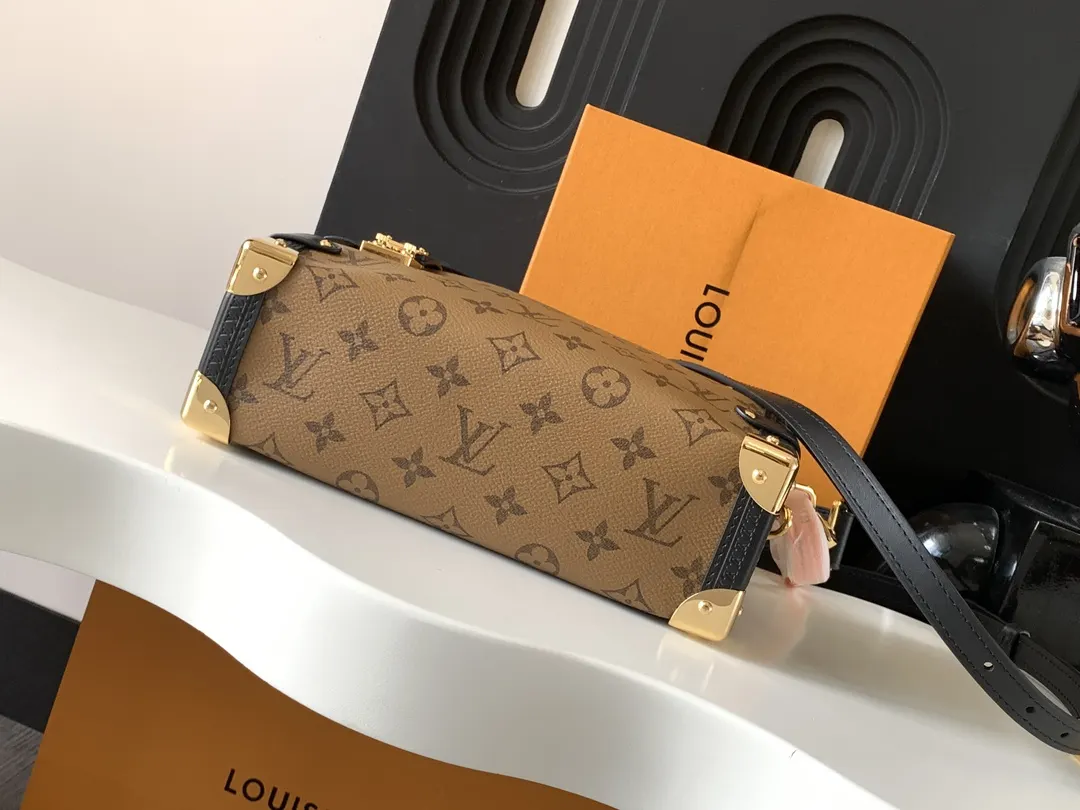 拍摄图跟产品一致配图上的全套包 精选款